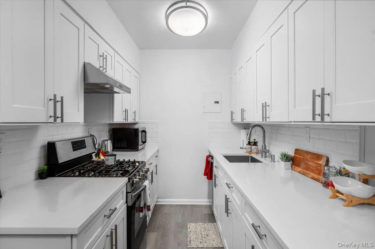 13 Bryant Crescent, White Plains, NY, 2 Bedrooms Bedrooms, 5 Rooms Rooms,1 BathroomBathrooms,Residential,For Rent,Bryant,0,1014559 13 Bryant Crescent, White Plains, NY, 2 Bedrooms Bedrooms, 5 Rooms Rooms,1 BathroomBathrooms,Residential,For Rent,Bryant,0,1014559