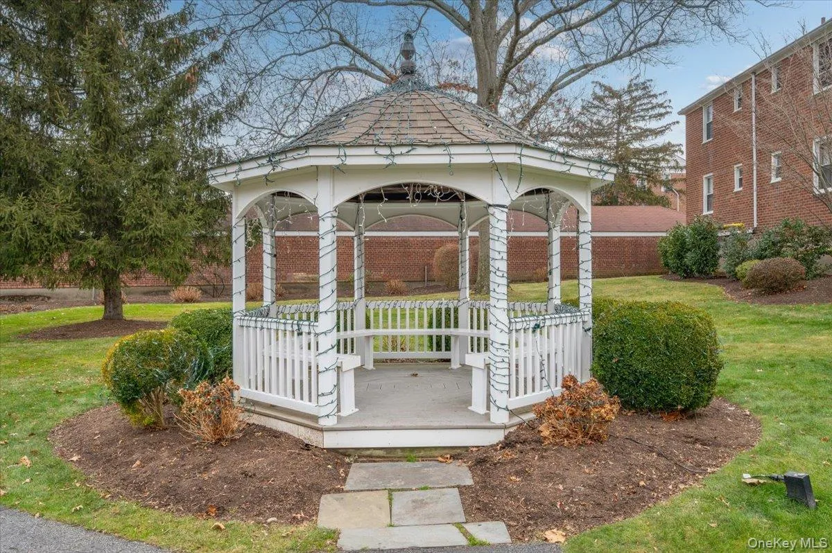 13 Bryant Crescent, White Plains, NY, 2 Bedrooms Bedrooms, 5 Rooms Rooms,1 BathroomBathrooms,Residential,For Rent,Bryant,0,1014559 13 Bryant Crescent, White Plains, NY, 2 Bedrooms Bedrooms, 5 Rooms Rooms,1 BathroomBathrooms,Residential,For Rent,Bryant,0,1014559