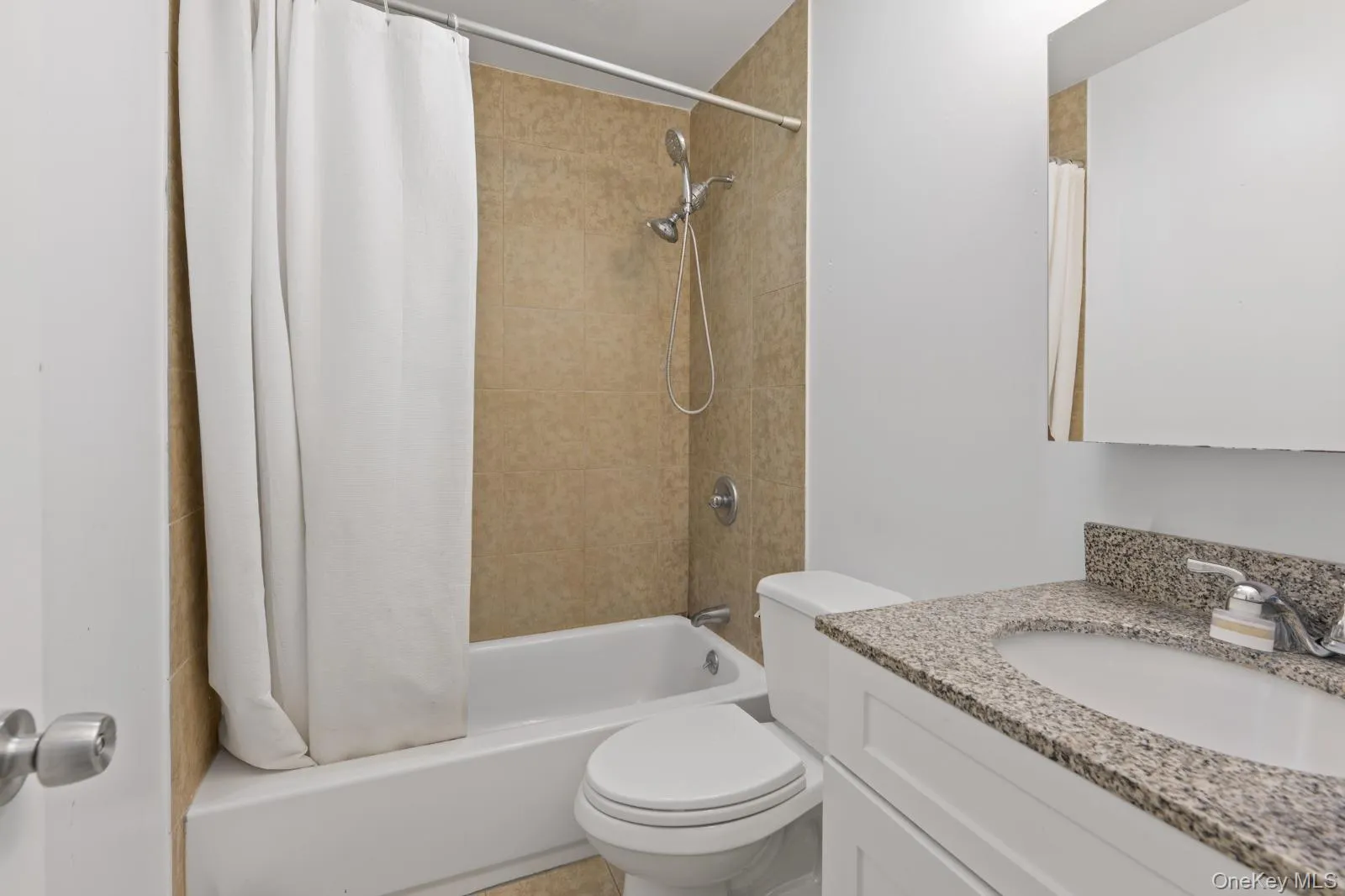 27 Gleason Drive, Haverstraw, NY, 4 Bedrooms Bedrooms, 9 Rooms Rooms,2 BathroomsBathrooms,Residential,For Rent,Gleason,0,1014570 27 Gleason Drive, Haverstraw, NY, 4 Bedrooms Bedrooms, 9 Rooms Rooms,2 BathroomsBathrooms,Residential,For Rent,Gleason,0,1014570