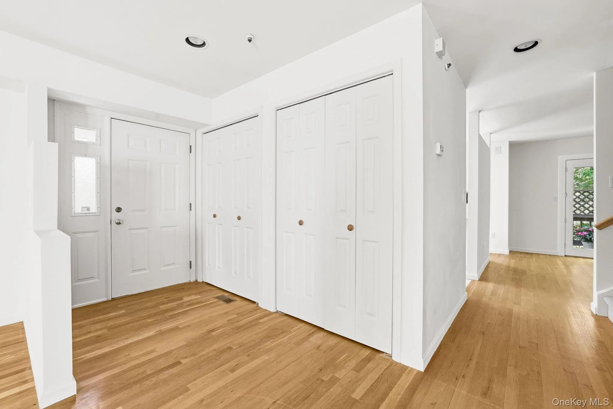 Step inside,and the entry foyer has 2 sets of double-door closets Step inside,and the entry foyer has 2 sets of double-door closets
