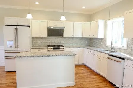 5 James Place, Deerpark, NY, 4 Bedrooms Bedrooms, 7 Rooms Rooms,2 BathroomsBathrooms,Residential,For Rent,James,0,1014582 5 James Place, Deerpark, NY, 4 Bedrooms Bedrooms, 7 Rooms Rooms,2 BathroomsBathrooms,Residential,For Rent,James,0,1014582