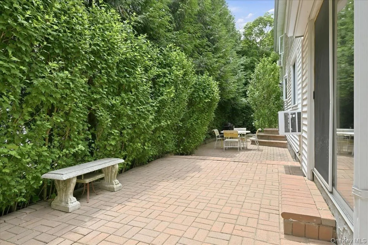 2 Crabtree Lane, North Hempstead, NY, 4 Bedrooms Bedrooms, 8 Rooms Rooms,2 BathroomsBathrooms,Residential,For Rent,Crabtree,0,KEY1014585 2 Crabtree Lane, North Hempstead, NY, 4 Bedrooms Bedrooms, 8 Rooms Rooms,2 BathroomsBathrooms,Residential,For Rent,Crabtree,0,KEY1014585