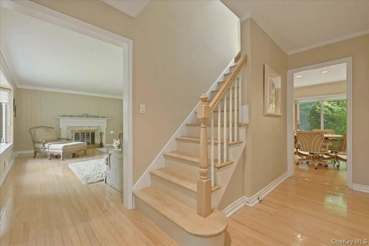2 Crabtree Lane, North Hempstead, NY, 4 Bedrooms Bedrooms, 8 Rooms Rooms,2 BathroomsBathrooms,Residential,For Rent,Crabtree,0,KEY1014585 2 Crabtree Lane, North Hempstead, NY, 4 Bedrooms Bedrooms, 8 Rooms Rooms,2 BathroomsBathrooms,Residential,For Rent,Crabtree,0,KEY1014585