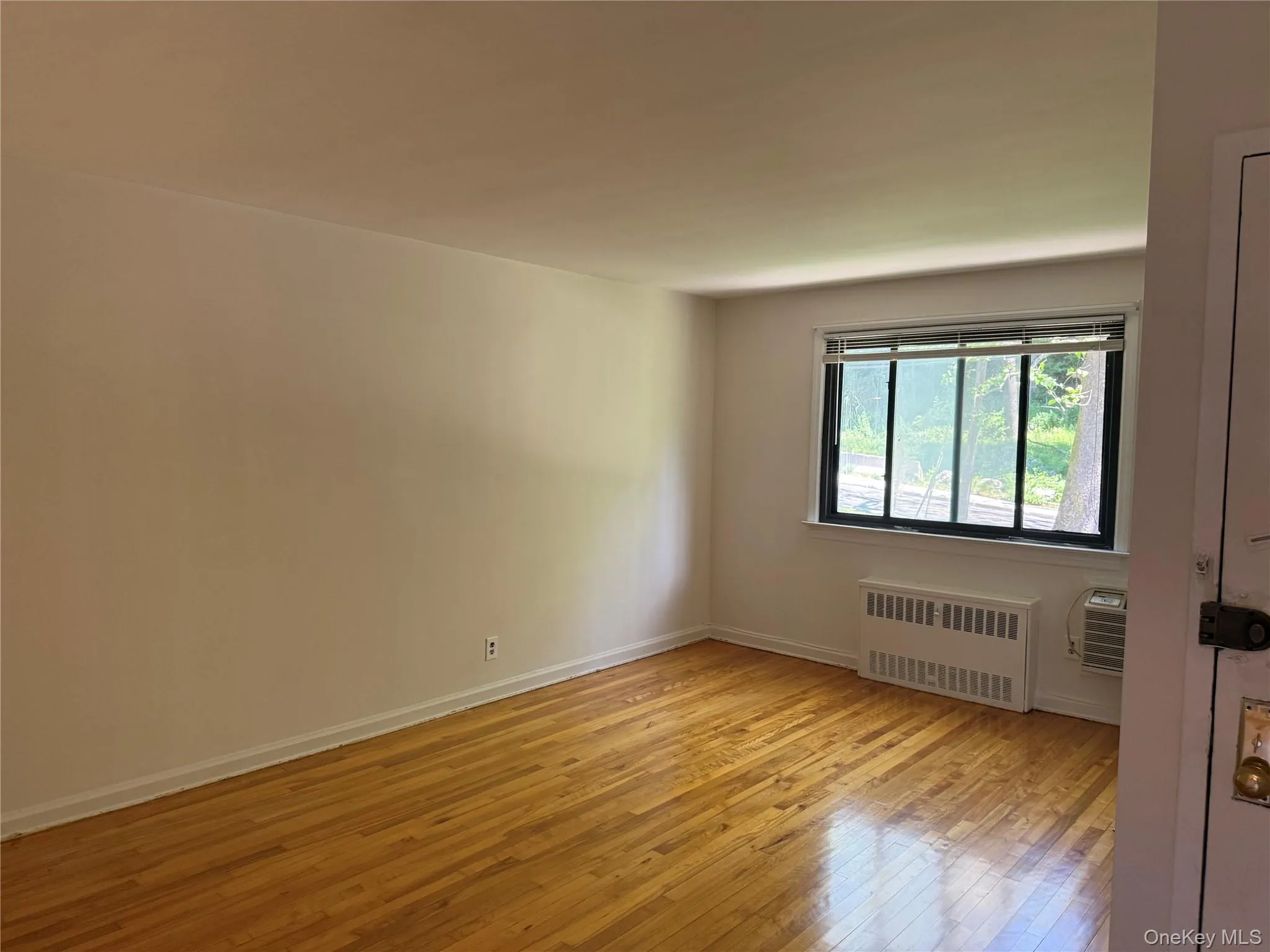 130 Virgina Road, Greenburgh, NY, 2 Bedrooms Bedrooms, 5 Rooms Rooms,1 BathroomBathrooms,Residential,For Rent,Virgina,0,1014587 130 Virgina Road, Greenburgh, NY, 2 Bedrooms Bedrooms, 5 Rooms Rooms,1 BathroomBathrooms,Residential,For Rent,Virgina,0,1014587