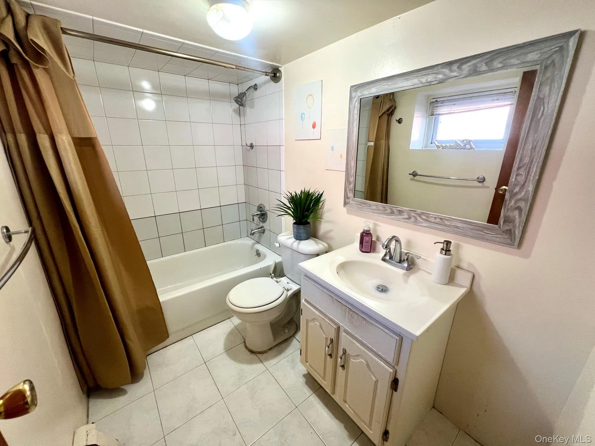 136-31 243rd Street, New York, NY, 5 Bedrooms Bedrooms, 9 Rooms Rooms,2 BathroomsBathrooms,Residential,For Rent,243rd,0,1014601 136-31 243rd Street, New York, NY, 5 Bedrooms Bedrooms, 9 Rooms Rooms,2 BathroomsBathrooms,Residential,For Rent,243rd,0,1014601