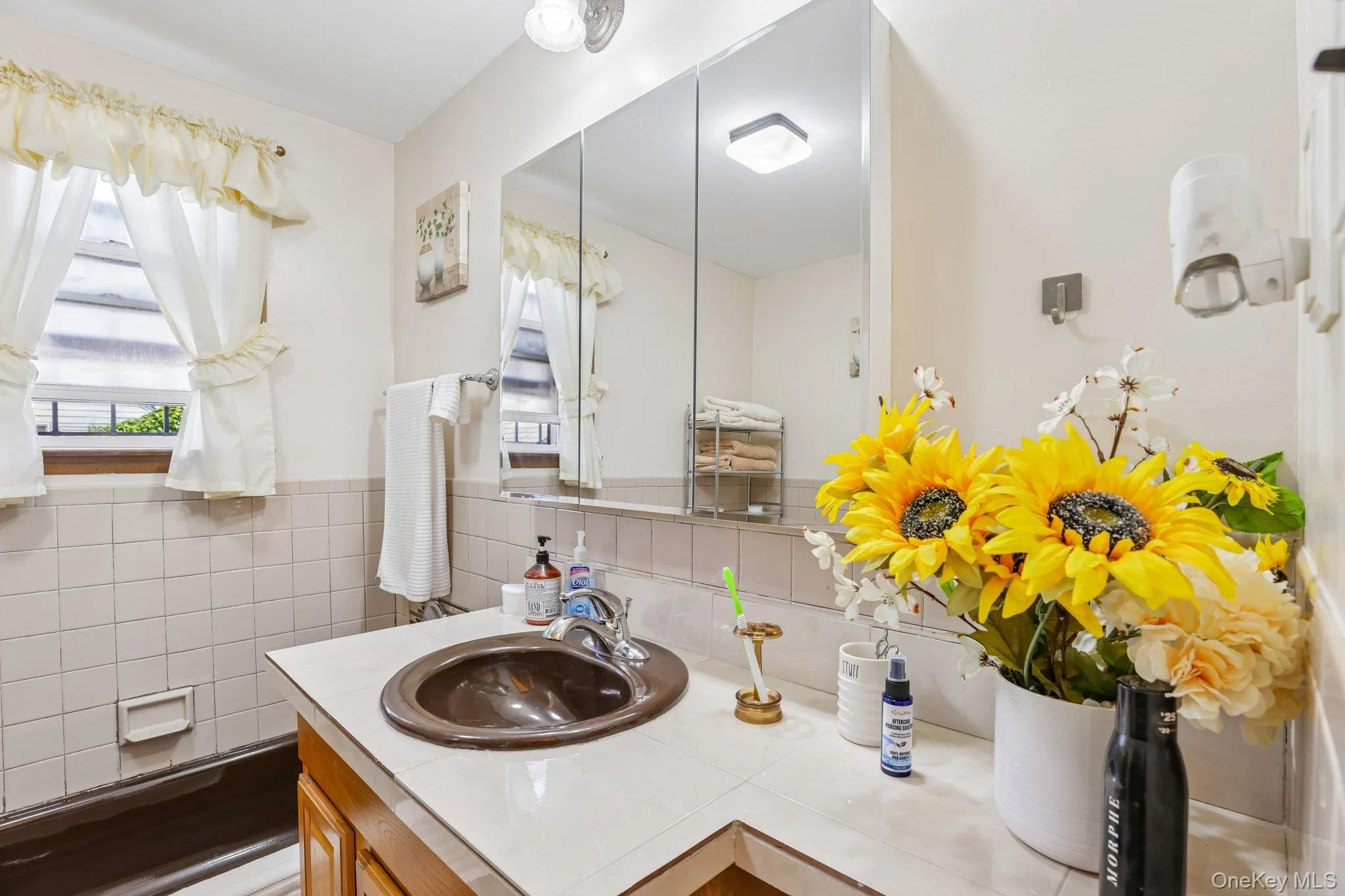 136-31 243rd Street, New York, NY, 5 Bedrooms Bedrooms, 9 Rooms Rooms,2 BathroomsBathrooms,Residential,For Rent,243rd,0,1014601 136-31 243rd Street, New York, NY, 5 Bedrooms Bedrooms, 9 Rooms Rooms,2 BathroomsBathrooms,Residential,For Rent,243rd,0,1014601