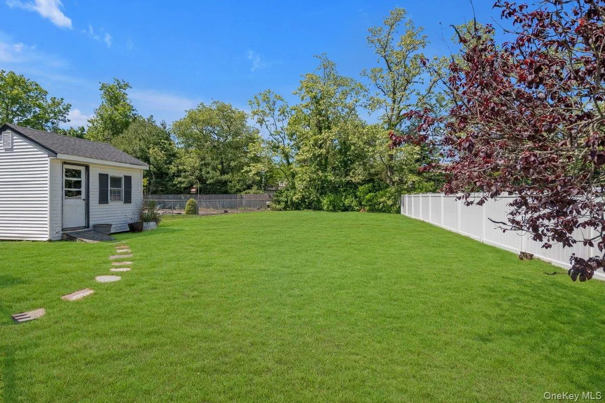 19 Laurelton Ave Avenue, Brookhaven, NY, 3 Bedrooms Bedrooms, 7 Rooms Rooms,2 BathroomsBathrooms,Residential,For Rent,Laurelton Ave,0,1014606 19 Laurelton Ave Avenue, Brookhaven, NY, 3 Bedrooms Bedrooms, 7 Rooms Rooms,2 BathroomsBathrooms,Residential,For Rent,Laurelton Ave,0,1014606