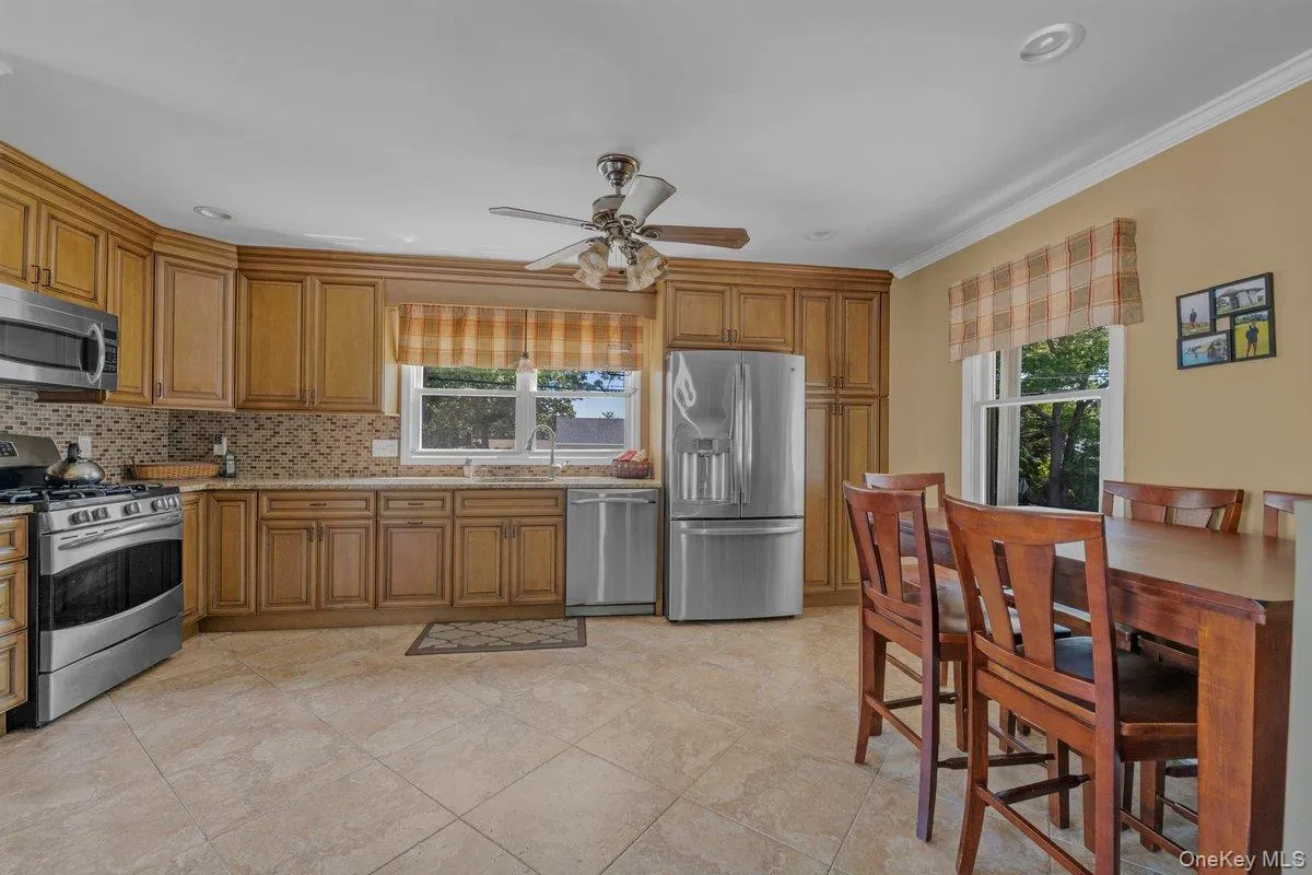 19 Laurelton Ave Avenue, Brookhaven, NY, 3 Bedrooms Bedrooms, 7 Rooms Rooms,2 BathroomsBathrooms,Residential,For Rent,Laurelton Ave,0,1014606 19 Laurelton Ave Avenue, Brookhaven, NY, 3 Bedrooms Bedrooms, 7 Rooms Rooms,2 BathroomsBathrooms,Residential,For Rent,Laurelton Ave,0,1014606