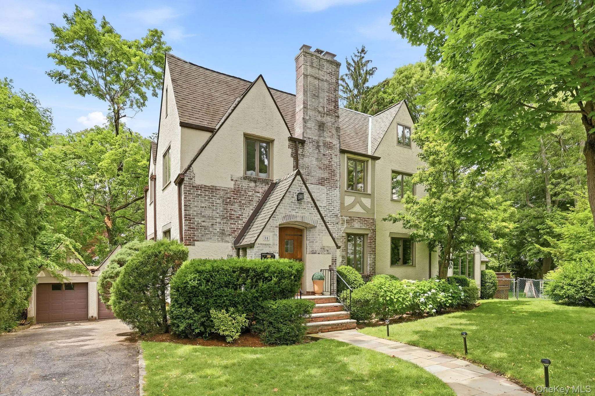 31 Dobbs Terrace, Scarsdale, NY, 5 Bedrooms Bedrooms, 10 Rooms Rooms,4 BathroomsBathrooms,Residential,For Rent,Dobbs,0,KEY1014607 31 Dobbs Terrace, Scarsdale, NY, 5 Bedrooms Bedrooms, 10 Rooms Rooms,4 BathroomsBathrooms,Residential,For Rent,Dobbs,0,KEY1014607