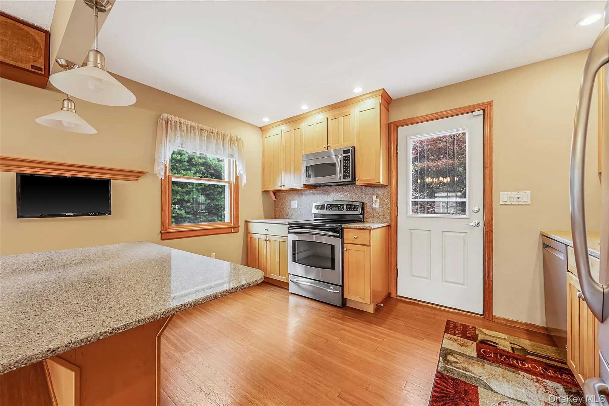 572 Benito Street, Hempstead, NY, 3 Bedrooms Bedrooms, 10 Rooms Rooms,2 BathroomsBathrooms,Residential,For Rent,Benito,0,1014609 572 Benito Street, Hempstead, NY, 3 Bedrooms Bedrooms, 10 Rooms Rooms,2 BathroomsBathrooms,Residential,For Rent,Benito,0,1014609