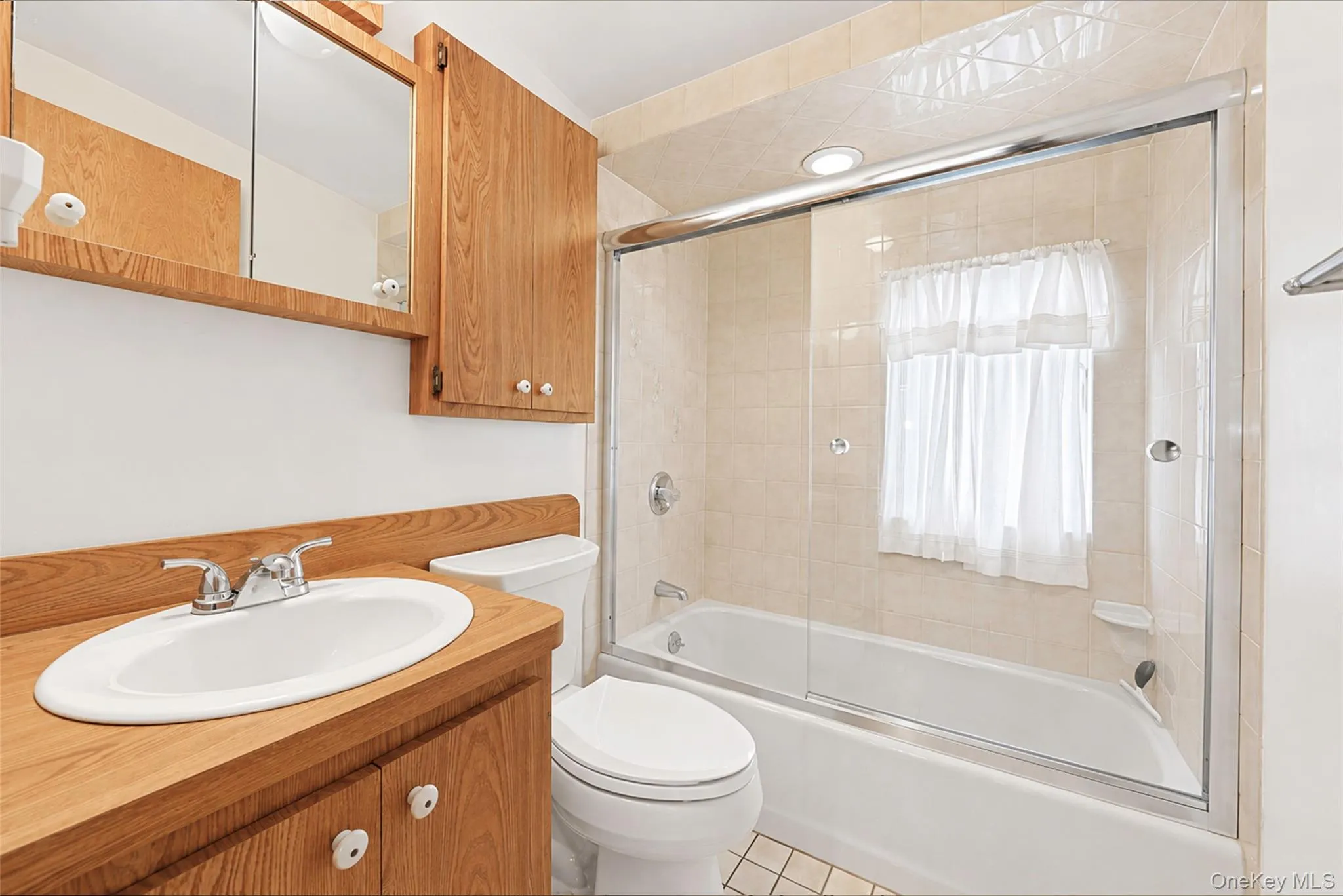 572 Benito Street, Hempstead, NY, 3 Bedrooms Bedrooms, 10 Rooms Rooms,2 BathroomsBathrooms,Residential,For Rent,Benito,0,1014609 572 Benito Street, Hempstead, NY, 3 Bedrooms Bedrooms, 10 Rooms Rooms,2 BathroomsBathrooms,Residential,For Rent,Benito,0,1014609