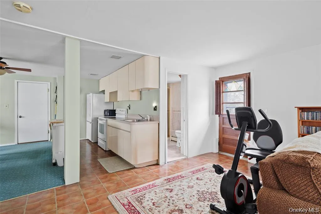 830 Broome Avenue, Babylon, NY, 1 Bedroom Bedrooms, 4 Rooms Rooms,1 BathroomBathrooms,Residential Lease,For Rent,Broome,0,1014615 830 Broome Avenue, Babylon, NY, 1 Bedroom Bedrooms, 4 Rooms Rooms,1 BathroomBathrooms,Residential Lease,For Rent,Broome,0,1014615