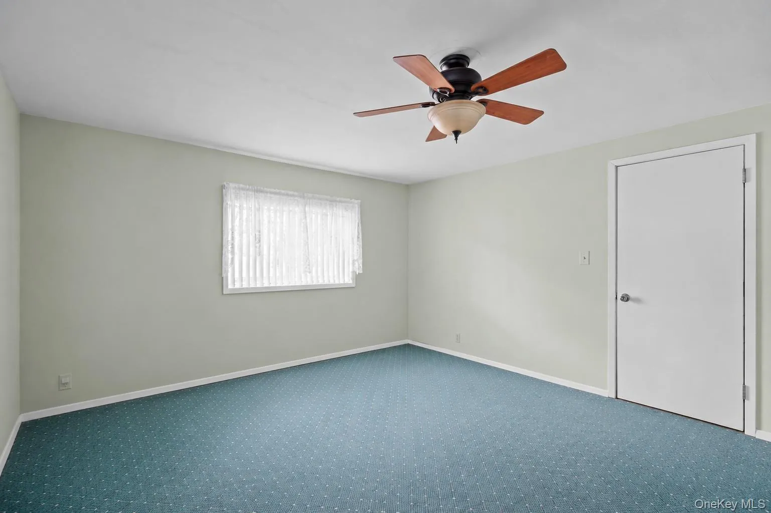 830 Broome Avenue, Babylon, NY, 1 Bedroom Bedrooms, 4 Rooms Rooms,1 BathroomBathrooms,Residential Lease,For Rent,Broome,0,1014615 830 Broome Avenue, Babylon, NY, 1 Bedroom Bedrooms, 4 Rooms Rooms,1 BathroomBathrooms,Residential Lease,For Rent,Broome,0,1014615