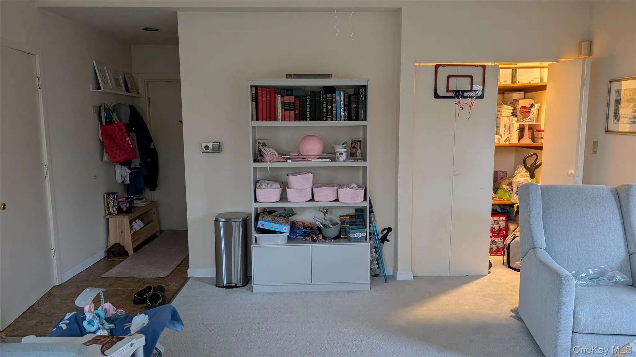8 Maria Court, Huntington, NY, 4 Bedrooms Bedrooms, 12 Rooms Rooms,3 BathroomsBathrooms,Residential,For Rent,Maria,0,1014619 8 Maria Court, Huntington, NY, 4 Bedrooms Bedrooms, 12 Rooms Rooms,3 BathroomsBathrooms,Residential,For Rent,Maria,0,1014619