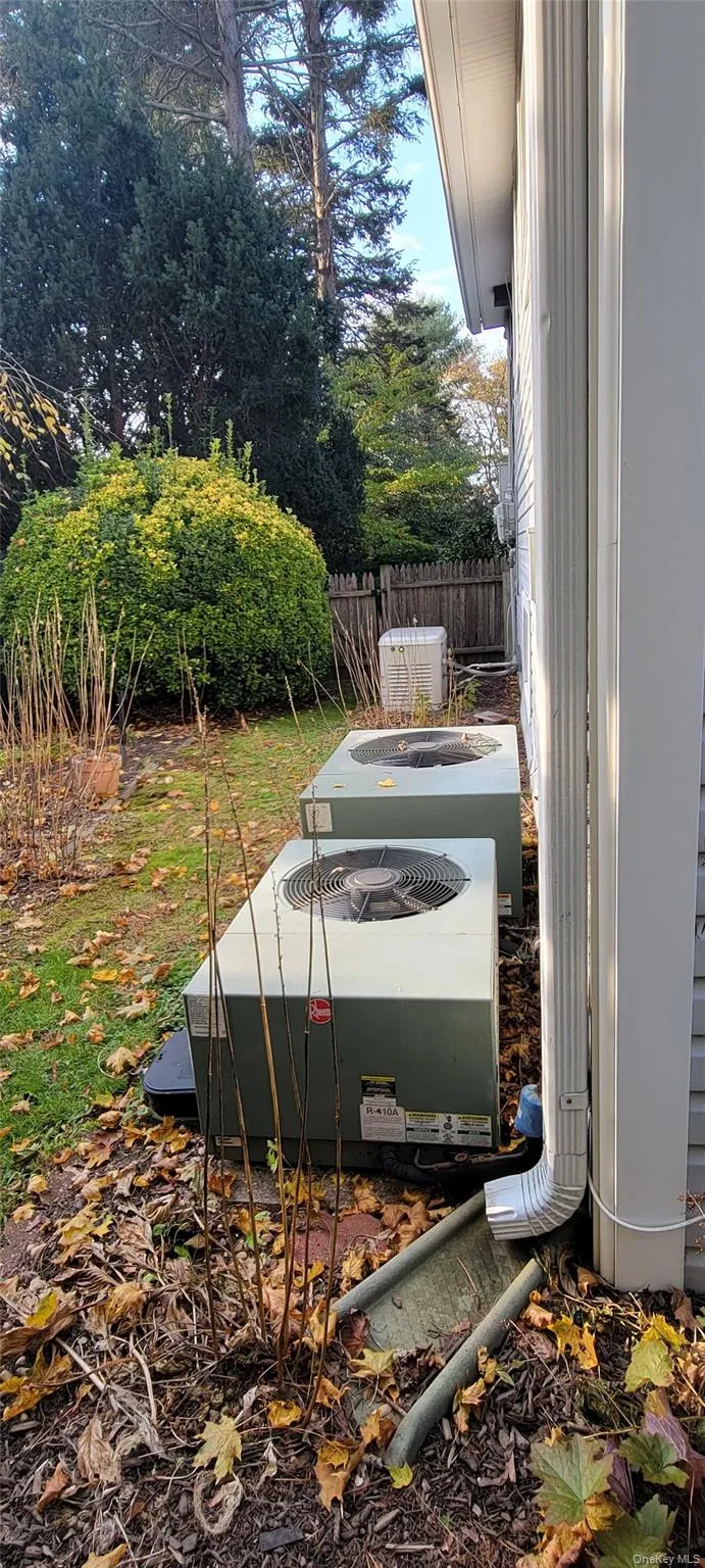 8 Maria Court, Huntington, NY, 4 Bedrooms Bedrooms, 12 Rooms Rooms,3 BathroomsBathrooms,Residential,For Rent,Maria,0,1014619 8 Maria Court, Huntington, NY, 4 Bedrooms Bedrooms, 12 Rooms Rooms,3 BathroomsBathrooms,Residential,For Rent,Maria,0,1014619