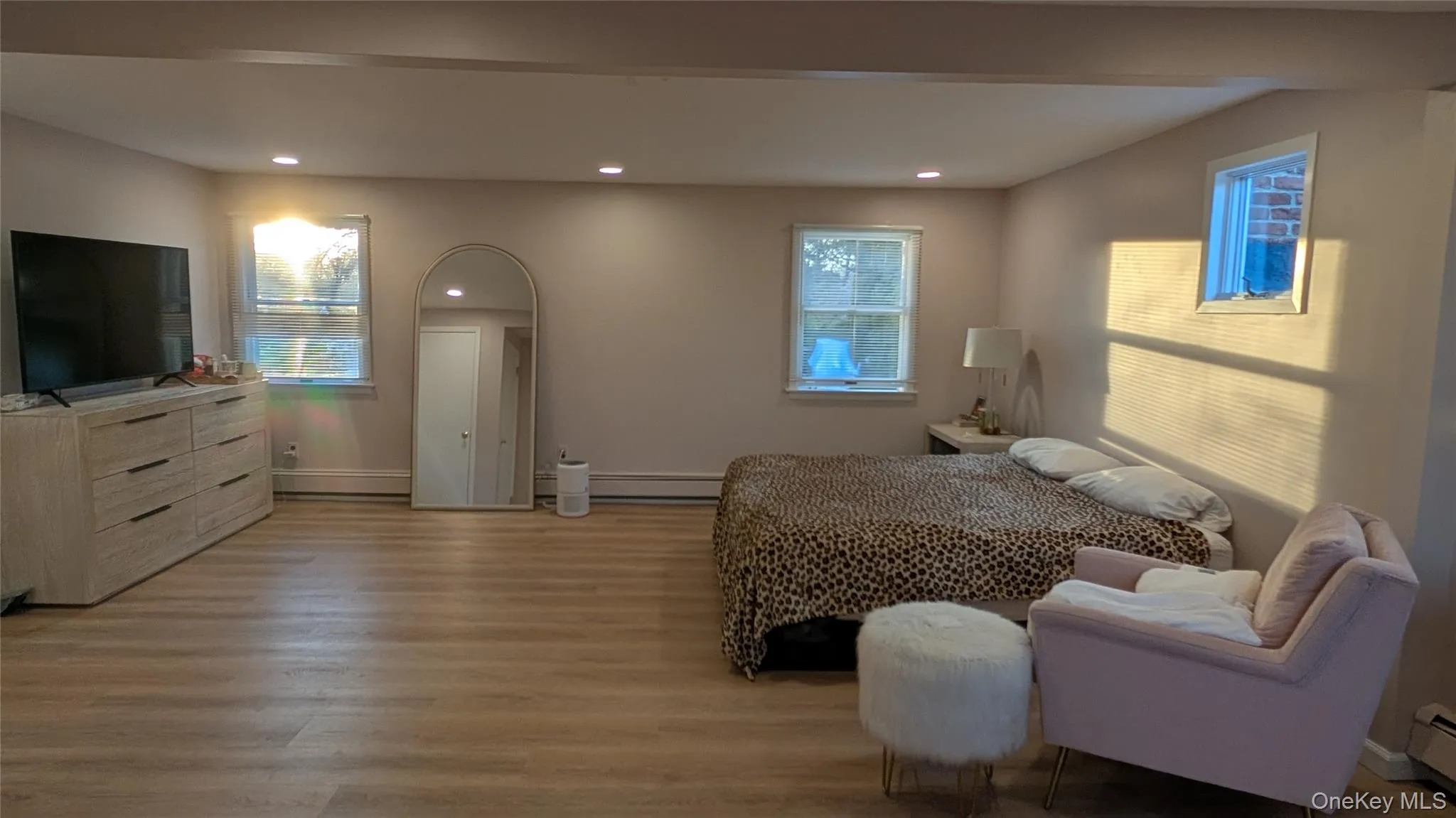 8 Maria Court, Huntington, NY, 4 Bedrooms Bedrooms, 12 Rooms Rooms,3 BathroomsBathrooms,Residential,For Rent,Maria,0,1014619 8 Maria Court, Huntington, NY, 4 Bedrooms Bedrooms, 12 Rooms Rooms,3 BathroomsBathrooms,Residential,For Rent,Maria,0,1014619