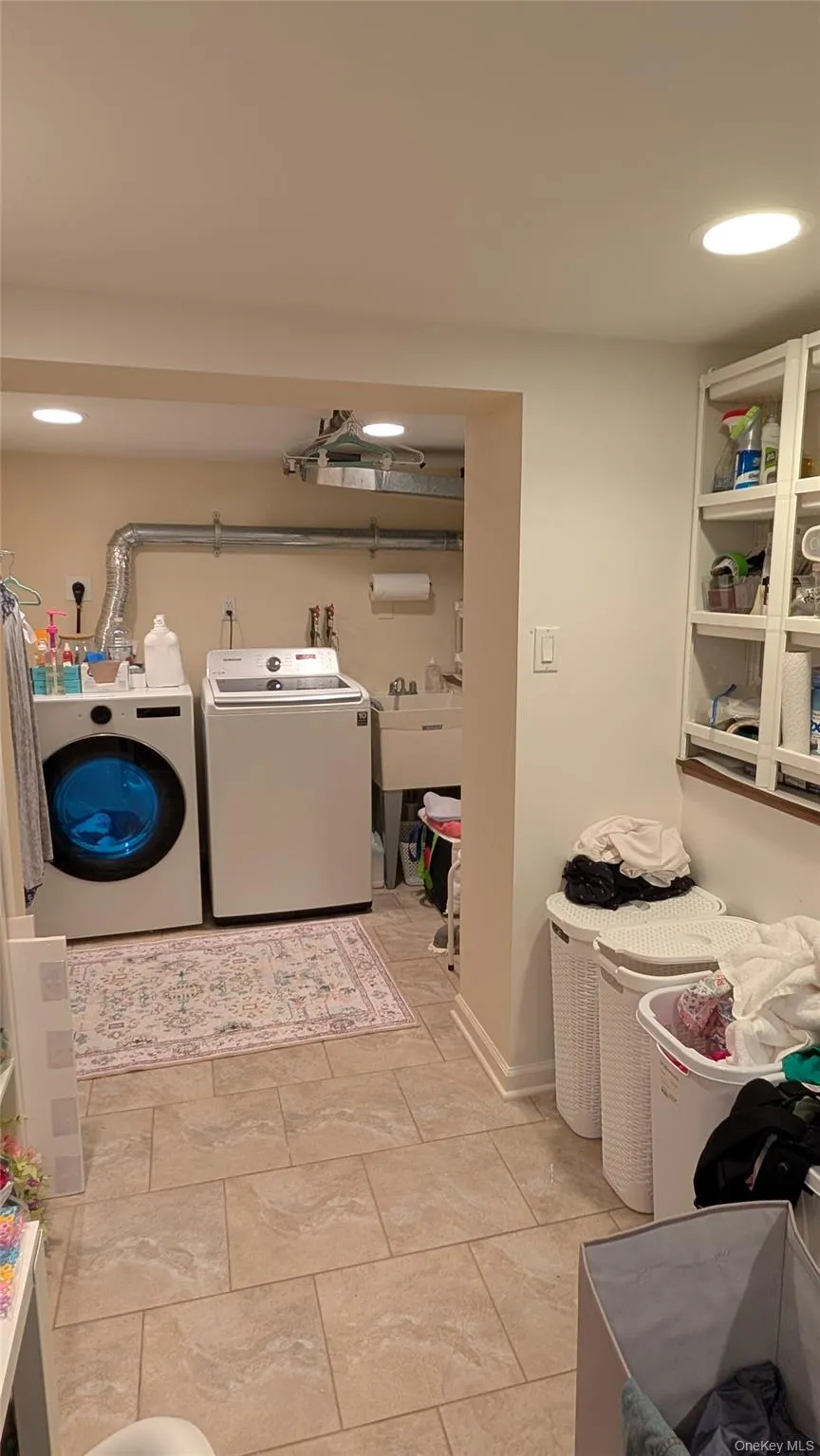 8 Maria Court, Huntington, NY, 4 Bedrooms Bedrooms, 12 Rooms Rooms,3 BathroomsBathrooms,Residential,For Rent,Maria,0,1014619 8 Maria Court, Huntington, NY, 4 Bedrooms Bedrooms, 12 Rooms Rooms,3 BathroomsBathrooms,Residential,For Rent,Maria,0,1014619