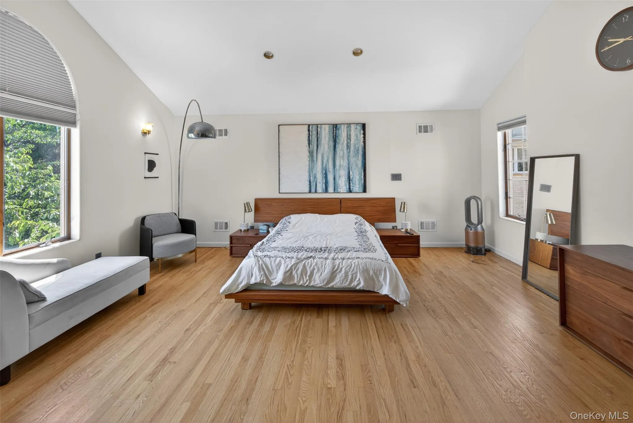 1425 Burton Street, New York, NY, 4 Bedrooms Bedrooms, 12 Rooms Rooms,3 BathroomsBathrooms,Residential Lease,For Rent,Burton,0,1014620 1425 Burton Street, New York, NY, 4 Bedrooms Bedrooms, 12 Rooms Rooms,3 BathroomsBathrooms,Residential Lease,For Rent,Burton,0,1014620