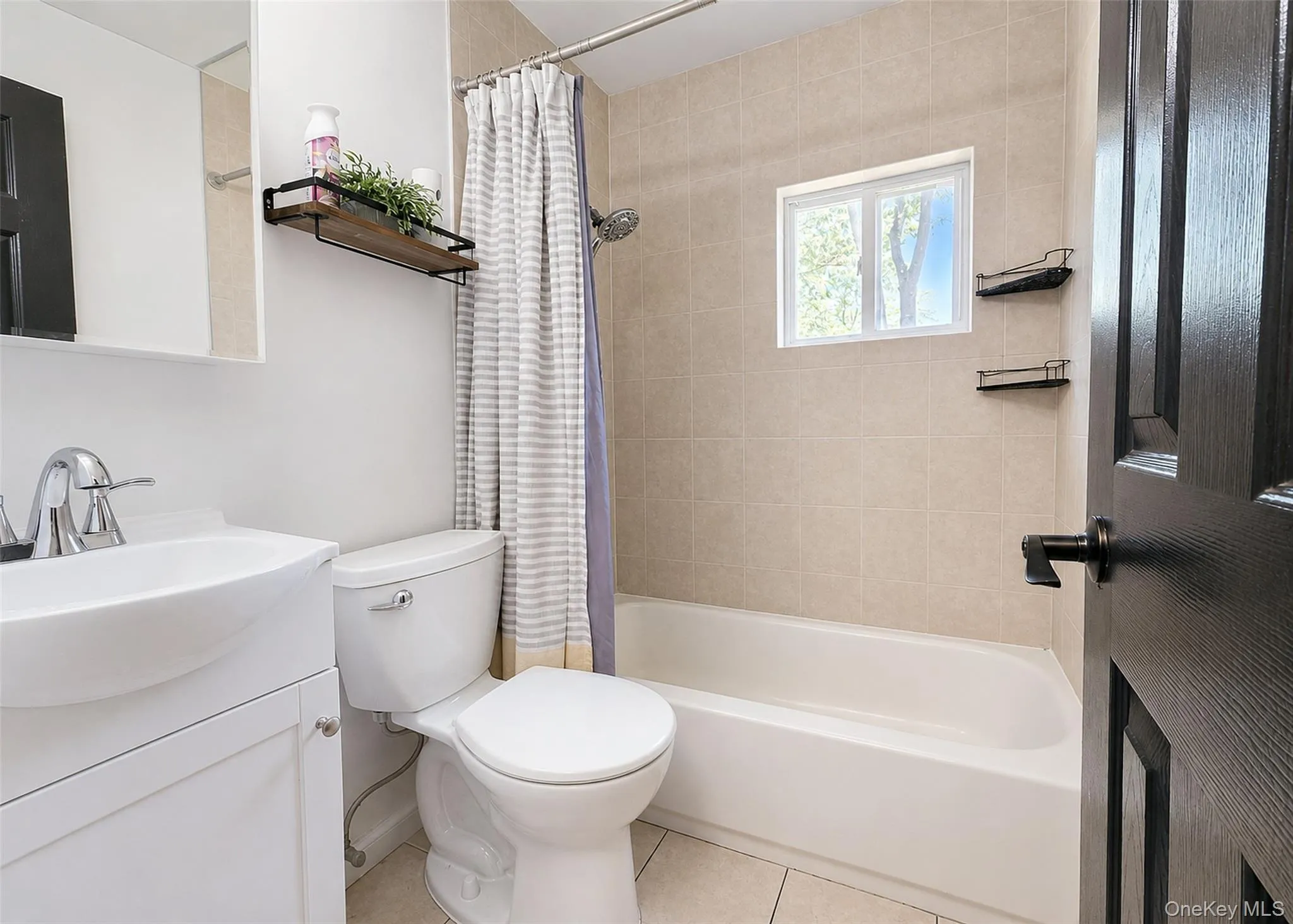 348 Furrows Road, Islip, NY, 3 Bedrooms Bedrooms, 8 Rooms Rooms,2 BathroomsBathrooms,Residential,For Rent,Furrows,0,1014622 348 Furrows Road, Islip, NY, 3 Bedrooms Bedrooms, 8 Rooms Rooms,2 BathroomsBathrooms,Residential,For Rent,Furrows,0,1014622