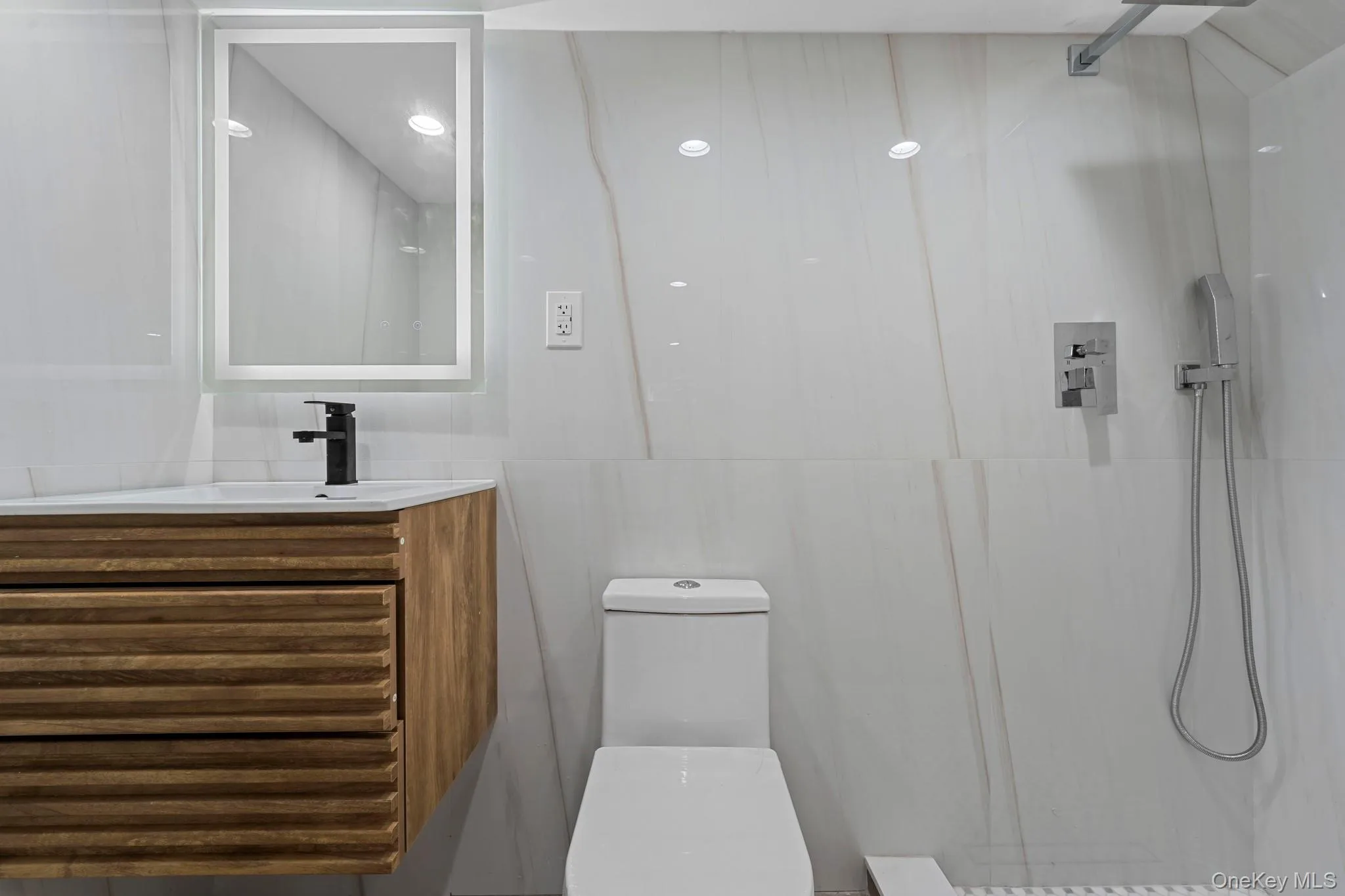 13764 Westgate Street, New York, NY, 3 Bedrooms Bedrooms, 8 Rooms Rooms,3 BathroomsBathrooms,Residential,For Rent,Westgate,0,1014629 13764 Westgate Street, New York, NY, 3 Bedrooms Bedrooms, 8 Rooms Rooms,3 BathroomsBathrooms,Residential,For Rent,Westgate,0,1014629