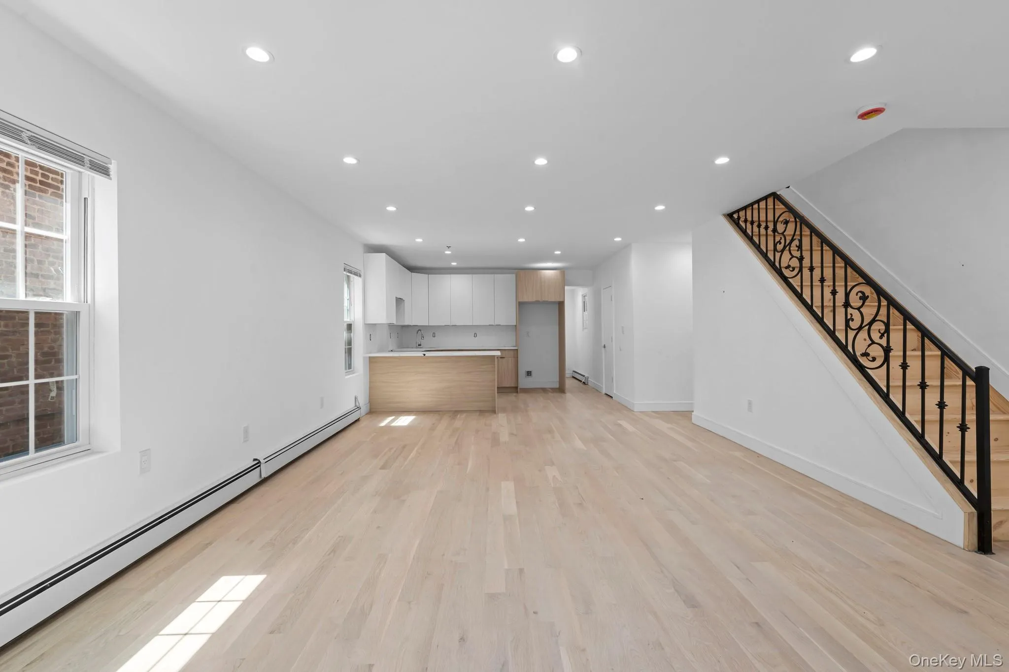 13764 Westgate Street, New York, NY, 3 Bedrooms Bedrooms, 8 Rooms Rooms,3 BathroomsBathrooms,Residential,For Rent,Westgate,0,1014629 13764 Westgate Street, New York, NY, 3 Bedrooms Bedrooms, 8 Rooms Rooms,3 BathroomsBathrooms,Residential,For Rent,Westgate,0,1014629