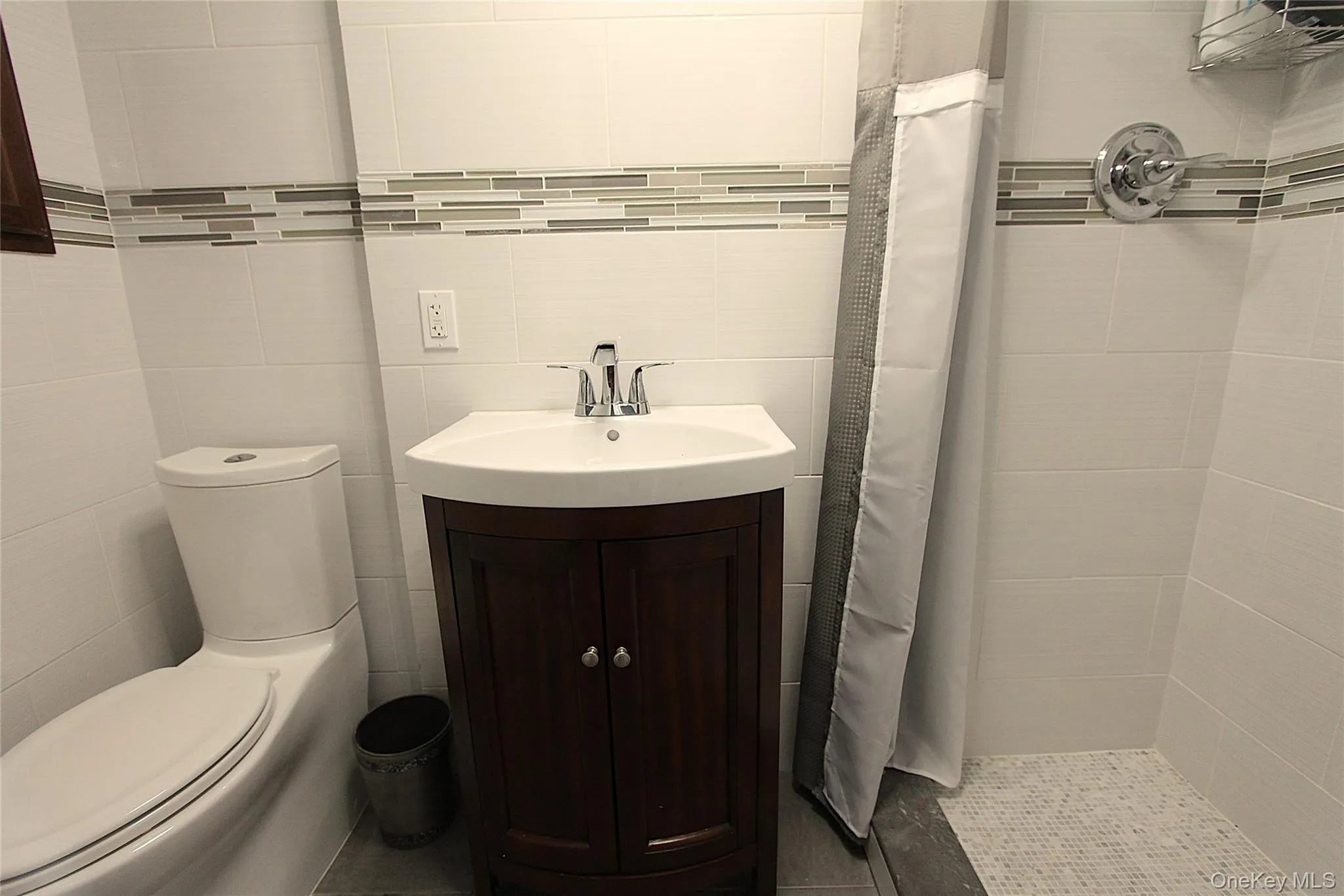 65-26 79th Street, New York, NY, 3 Bedrooms Bedrooms, 7 Rooms Rooms,2 BathroomsBathrooms,Residential,For Rent,79th,0,1014639 65-26 79th Street, New York, NY, 3 Bedrooms Bedrooms, 7 Rooms Rooms,2 BathroomsBathrooms,Residential,For Rent,79th,0,1014639