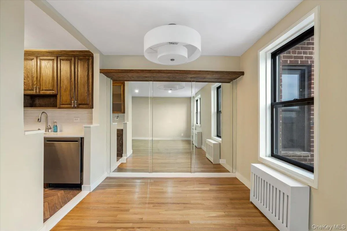 84-29 155 Avenue, New York, NY, 1 Bedroom Bedrooms, 4 Rooms Rooms,1 BathroomBathrooms,Residential,For Rent,155,0,1014644 84-29 155 Avenue, New York, NY, 1 Bedroom Bedrooms, 4 Rooms Rooms,1 BathroomBathrooms,Residential,For Rent,155,0,1014644