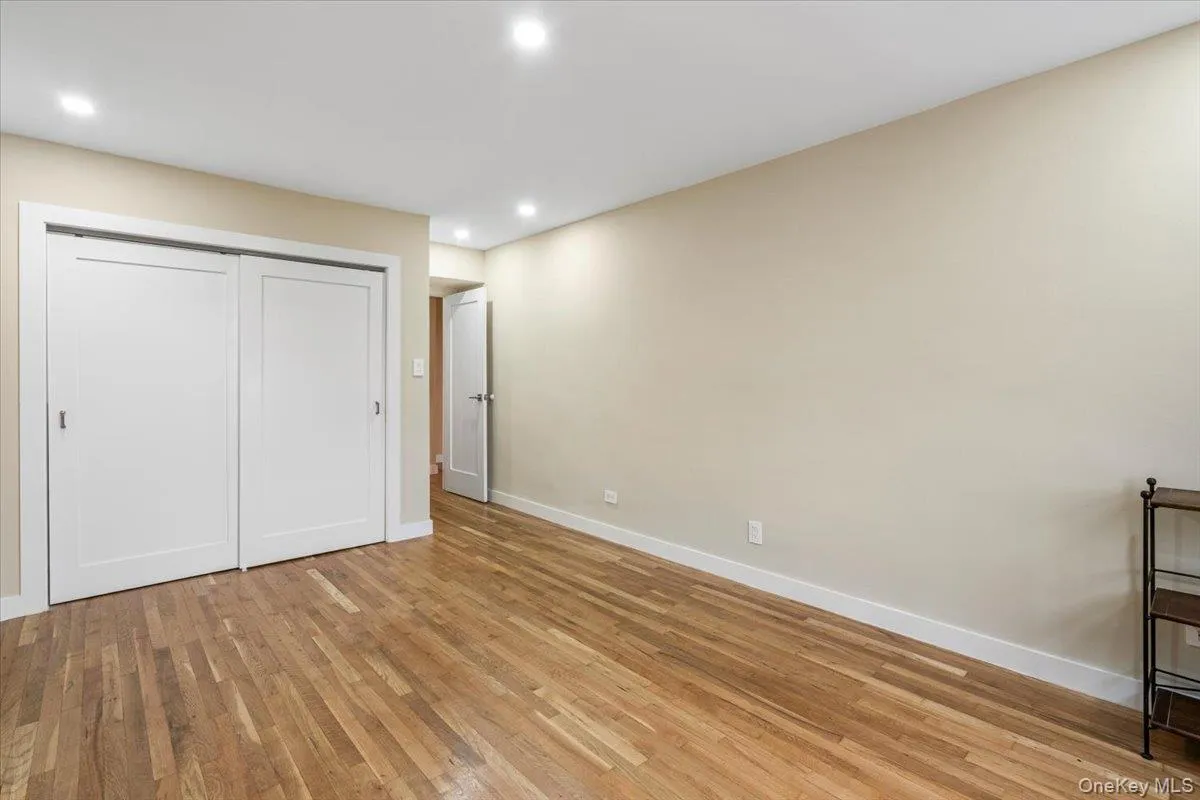 84-29 155 Avenue, New York, NY, 1 Bedroom Bedrooms, 4 Rooms Rooms,1 BathroomBathrooms,Residential,For Rent,155,0,1014644 84-29 155 Avenue, New York, NY, 1 Bedroom Bedrooms, 4 Rooms Rooms,1 BathroomBathrooms,Residential,For Rent,155,0,1014644