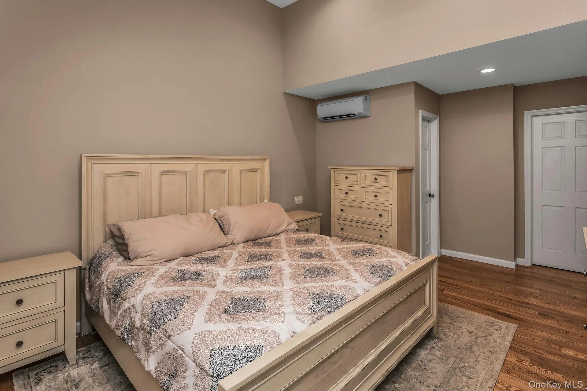 9 Pompano Lane, Oyster Bay, NY, 3 Bedrooms Bedrooms, 6 Rooms Rooms,3 BathroomsBathrooms,Residential,For Rent,Pompano,0,1014646 9 Pompano Lane, Oyster Bay, NY, 3 Bedrooms Bedrooms, 6 Rooms Rooms,3 BathroomsBathrooms,Residential,For Rent,Pompano,0,1014646