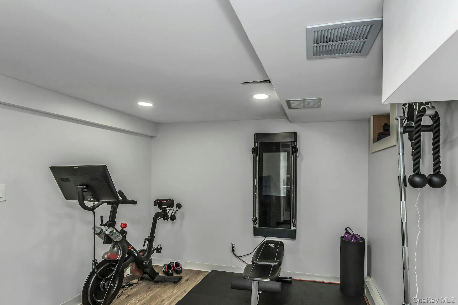 9 Pompano Lane, Oyster Bay, NY, 3 Bedrooms Bedrooms, 6 Rooms Rooms,3 BathroomsBathrooms,Residential,For Rent,Pompano,0,1014646 9 Pompano Lane, Oyster Bay, NY, 3 Bedrooms Bedrooms, 6 Rooms Rooms,3 BathroomsBathrooms,Residential,For Rent,Pompano,0,1014646