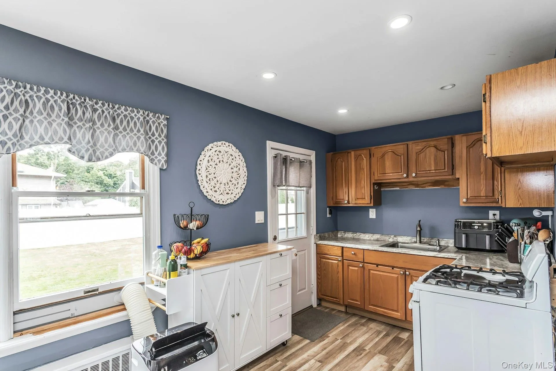 9 Pompano Lane, Oyster Bay, NY, 3 Bedrooms Bedrooms, 6 Rooms Rooms,3 BathroomsBathrooms,Residential,For Rent,Pompano,0,1014646 9 Pompano Lane, Oyster Bay, NY, 3 Bedrooms Bedrooms, 6 Rooms Rooms,3 BathroomsBathrooms,Residential,For Rent,Pompano,0,1014646