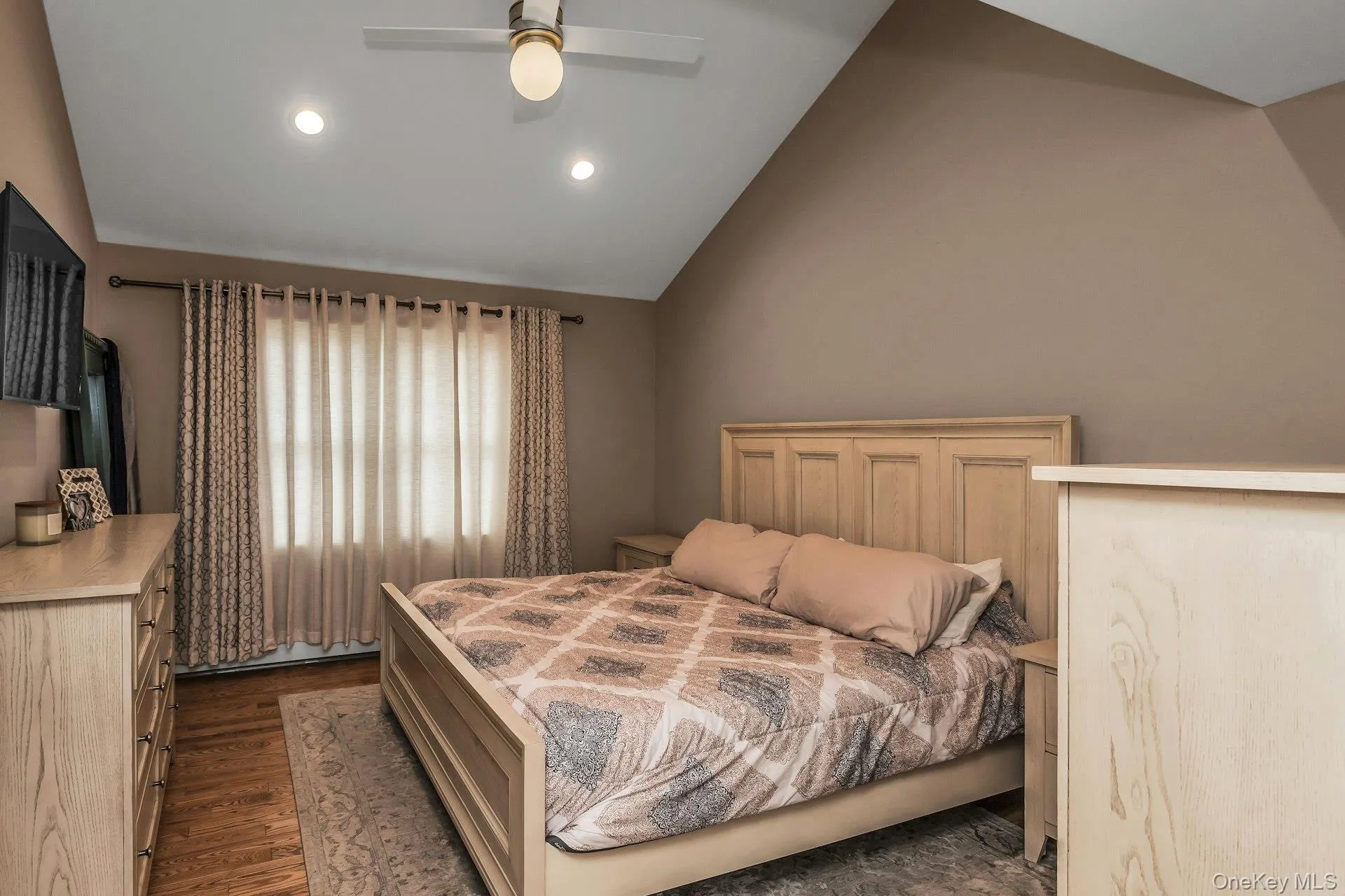 9 Pompano Lane, Oyster Bay, NY, 3 Bedrooms Bedrooms, 6 Rooms Rooms,3 BathroomsBathrooms,Residential,For Rent,Pompano,0,1014646 9 Pompano Lane, Oyster Bay, NY, 3 Bedrooms Bedrooms, 6 Rooms Rooms,3 BathroomsBathrooms,Residential,For Rent,Pompano,0,1014646