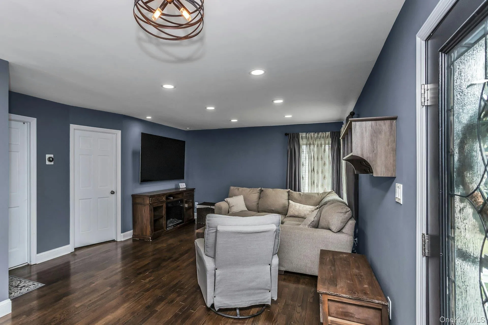 9 Pompano Lane, Oyster Bay, NY, 3 Bedrooms Bedrooms, 6 Rooms Rooms,3 BathroomsBathrooms,Residential,For Rent,Pompano,0,1014646 9 Pompano Lane, Oyster Bay, NY, 3 Bedrooms Bedrooms, 6 Rooms Rooms,3 BathroomsBathrooms,Residential,For Rent,Pompano,0,1014646