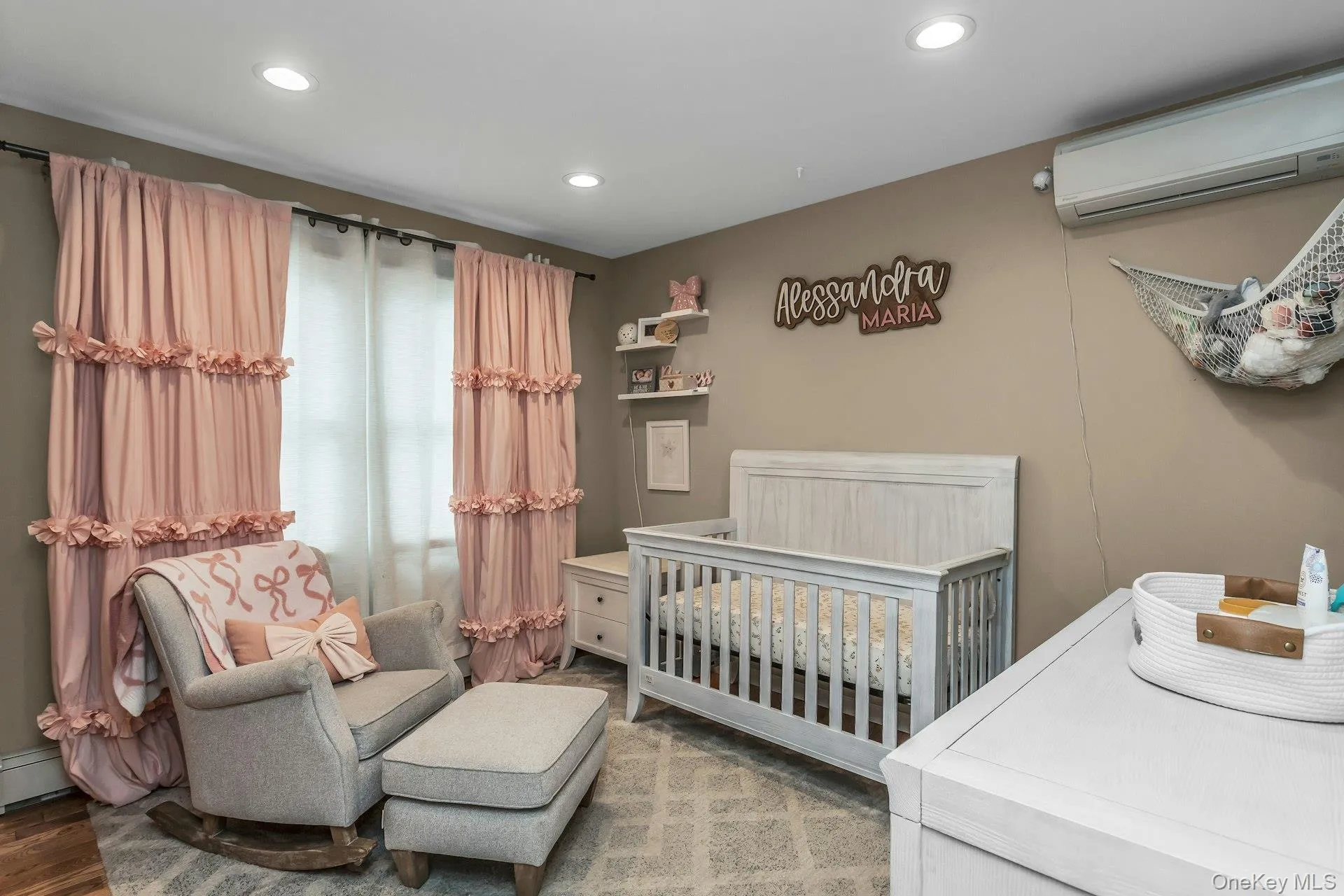 9 Pompano Lane, Oyster Bay, NY, 3 Bedrooms Bedrooms, 6 Rooms Rooms,3 BathroomsBathrooms,Residential,For Rent,Pompano,0,1014646 9 Pompano Lane, Oyster Bay, NY, 3 Bedrooms Bedrooms, 6 Rooms Rooms,3 BathroomsBathrooms,Residential,For Rent,Pompano,0,1014646