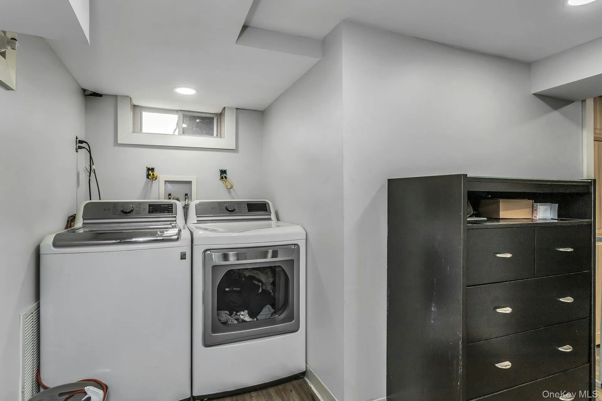 9 Pompano Lane, Oyster Bay, NY, 3 Bedrooms Bedrooms, 6 Rooms Rooms,3 BathroomsBathrooms,Residential,For Rent,Pompano,0,1014646 9 Pompano Lane, Oyster Bay, NY, 3 Bedrooms Bedrooms, 6 Rooms Rooms,3 BathroomsBathrooms,Residential,For Rent,Pompano,0,1014646