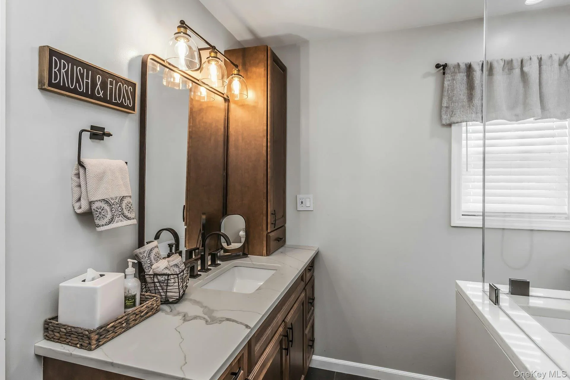 9 Pompano Lane, Oyster Bay, NY, 3 Bedrooms Bedrooms, 6 Rooms Rooms,3 BathroomsBathrooms,Residential,For Rent,Pompano,0,1014646 9 Pompano Lane, Oyster Bay, NY, 3 Bedrooms Bedrooms, 6 Rooms Rooms,3 BathroomsBathrooms,Residential,For Rent,Pompano,0,1014646