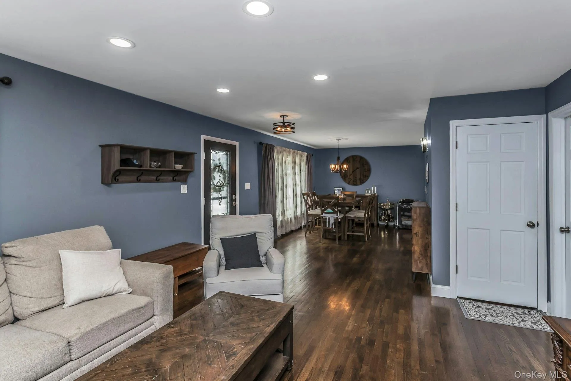 9 Pompano Lane, Oyster Bay, NY, 3 Bedrooms Bedrooms, 6 Rooms Rooms,3 BathroomsBathrooms,Residential,For Rent,Pompano,0,1014646 9 Pompano Lane, Oyster Bay, NY, 3 Bedrooms Bedrooms, 6 Rooms Rooms,3 BathroomsBathrooms,Residential,For Rent,Pompano,0,1014646