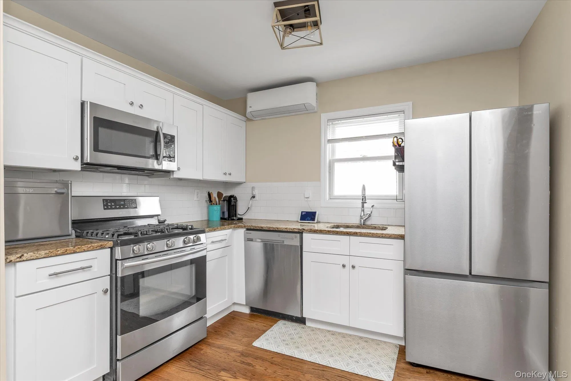 47 Lebkamp Avenue, Huntington, NY, 2 Bedrooms Bedrooms, 5 Rooms Rooms,1 BathroomBathrooms,Residential,For Rent,Lebkamp,0,1014647 47 Lebkamp Avenue, Huntington, NY, 2 Bedrooms Bedrooms, 5 Rooms Rooms,1 BathroomBathrooms,Residential,For Rent,Lebkamp,0,1014647