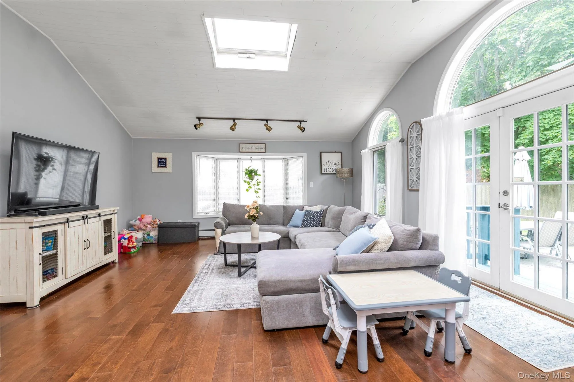 47 Lebkamp Avenue, Huntington, NY, 2 Bedrooms Bedrooms, 5 Rooms Rooms,1 BathroomBathrooms,Residential,For Rent,Lebkamp,0,1014647 47 Lebkamp Avenue, Huntington, NY, 2 Bedrooms Bedrooms, 5 Rooms Rooms,1 BathroomBathrooms,Residential,For Rent,Lebkamp,0,1014647