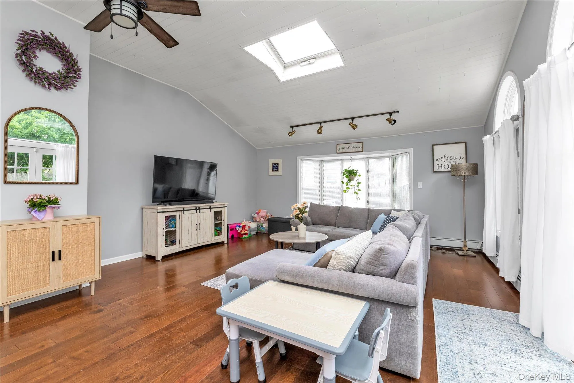 47 Lebkamp Avenue, Huntington, NY, 2 Bedrooms Bedrooms, 5 Rooms Rooms,1 BathroomBathrooms,Residential,For Rent,Lebkamp,0,1014647 47 Lebkamp Avenue, Huntington, NY, 2 Bedrooms Bedrooms, 5 Rooms Rooms,1 BathroomBathrooms,Residential,For Rent,Lebkamp,0,1014647