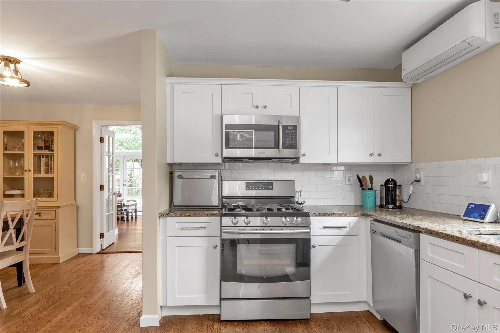 47 Lebkamp Avenue, Huntington, NY, 2 Bedrooms Bedrooms, 5 Rooms Rooms,1 BathroomBathrooms,Residential,For Rent,Lebkamp,0,1014647 47 Lebkamp Avenue, Huntington, NY, 2 Bedrooms Bedrooms, 5 Rooms Rooms,1 BathroomBathrooms,Residential,For Rent,Lebkamp,0,1014647