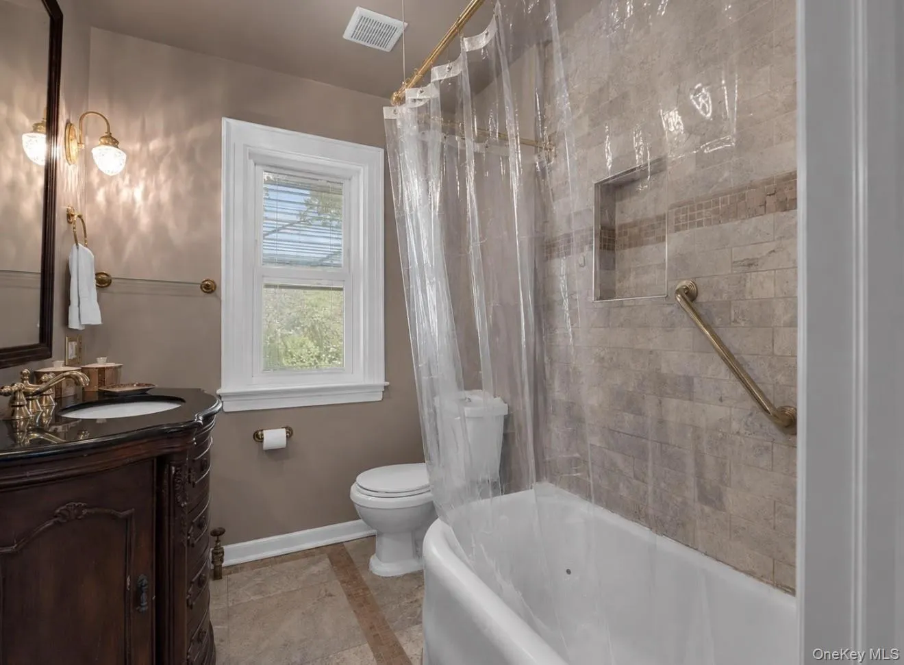 108 Memphis Avenue, Hempstead, NY, 4 Bedrooms Bedrooms, 7 Rooms Rooms,1 BathroomBathrooms,Residential,For Rent,Memphis,0,1014650 108 Memphis Avenue, Hempstead, NY, 4 Bedrooms Bedrooms, 7 Rooms Rooms,1 BathroomBathrooms,Residential,For Rent,Memphis,0,1014650
