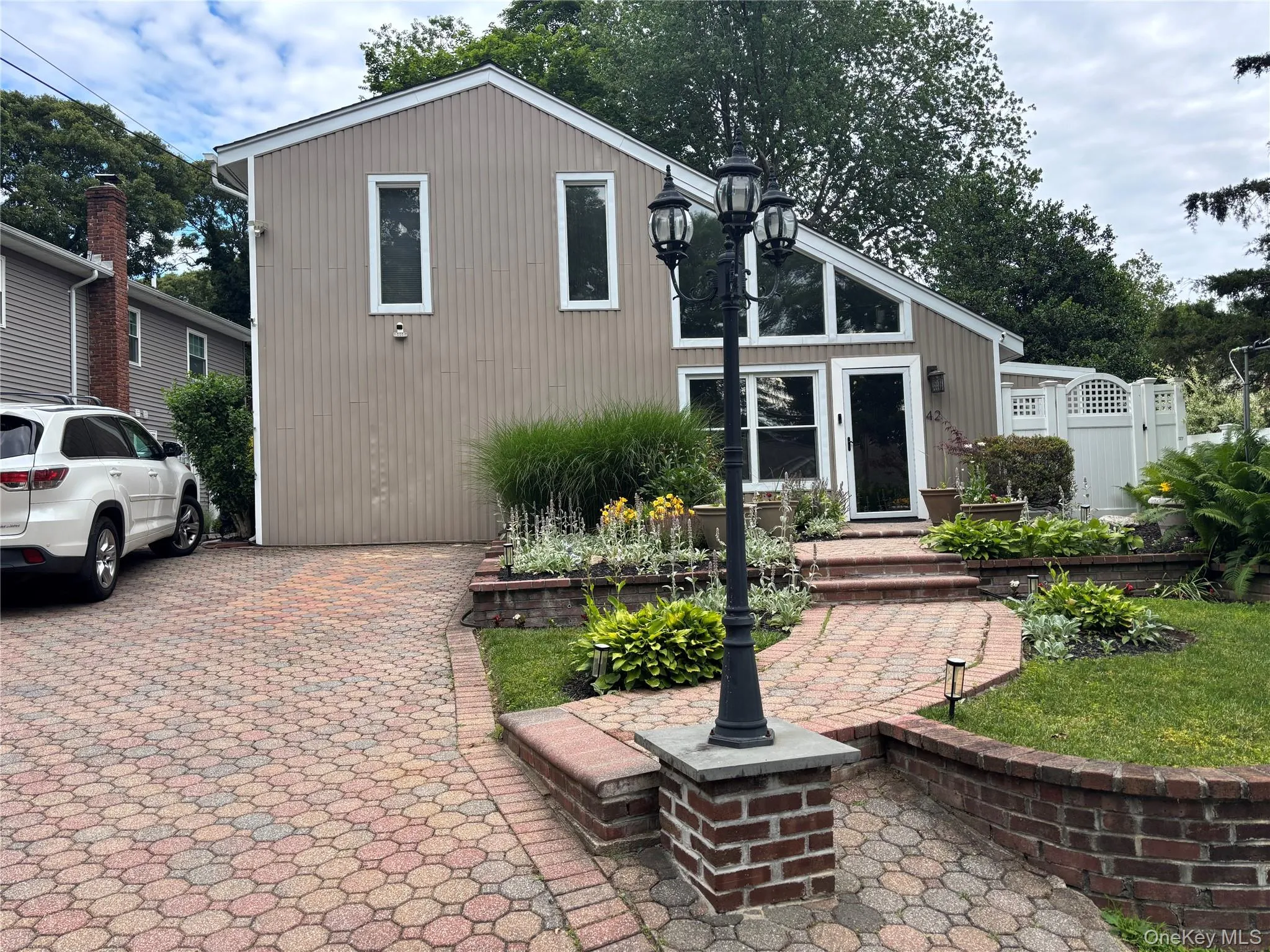42 Bennett Avenue, Huntington, NY, 3 Bedrooms Bedrooms, 7 Rooms Rooms,2 BathroomsBathrooms,Residential,For Rent,Bennett,0,KEY1014657 42 Bennett Avenue, Huntington, NY, 3 Bedrooms Bedrooms, 7 Rooms Rooms,2 BathroomsBathrooms,Residential,For Rent,Bennett,0,KEY1014657