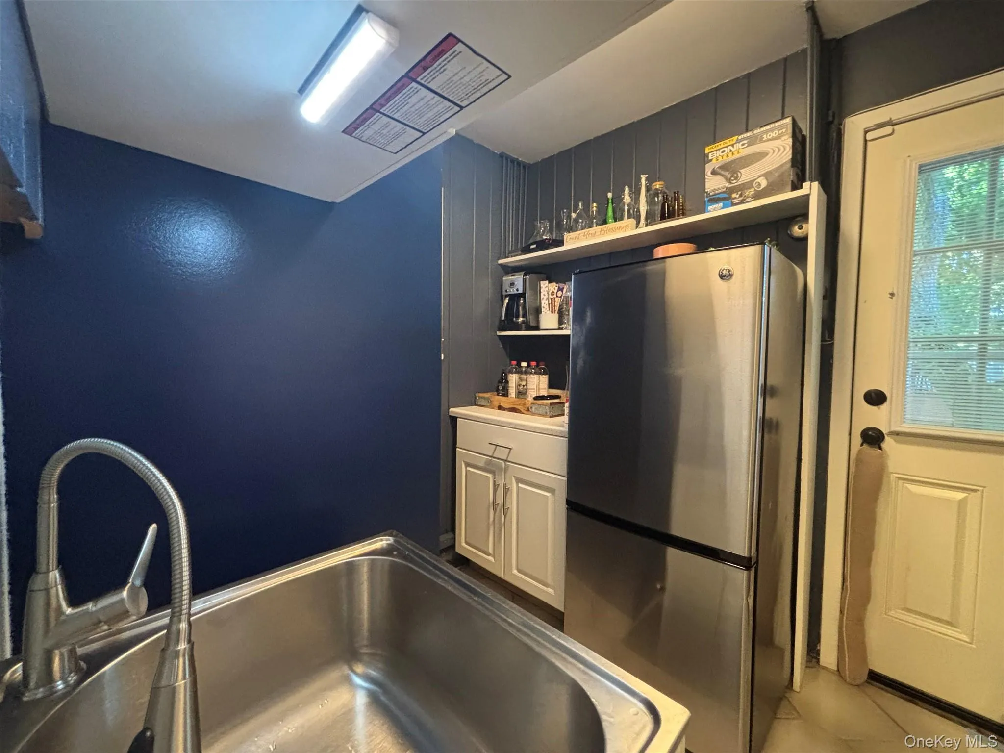 42 Bennett Avenue, Huntington, NY, 3 Bedrooms Bedrooms, 7 Rooms Rooms,2 BathroomsBathrooms,Residential,For Rent,Bennett,0,KEY1014657 42 Bennett Avenue, Huntington, NY, 3 Bedrooms Bedrooms, 7 Rooms Rooms,2 BathroomsBathrooms,Residential,For Rent,Bennett,0,KEY1014657