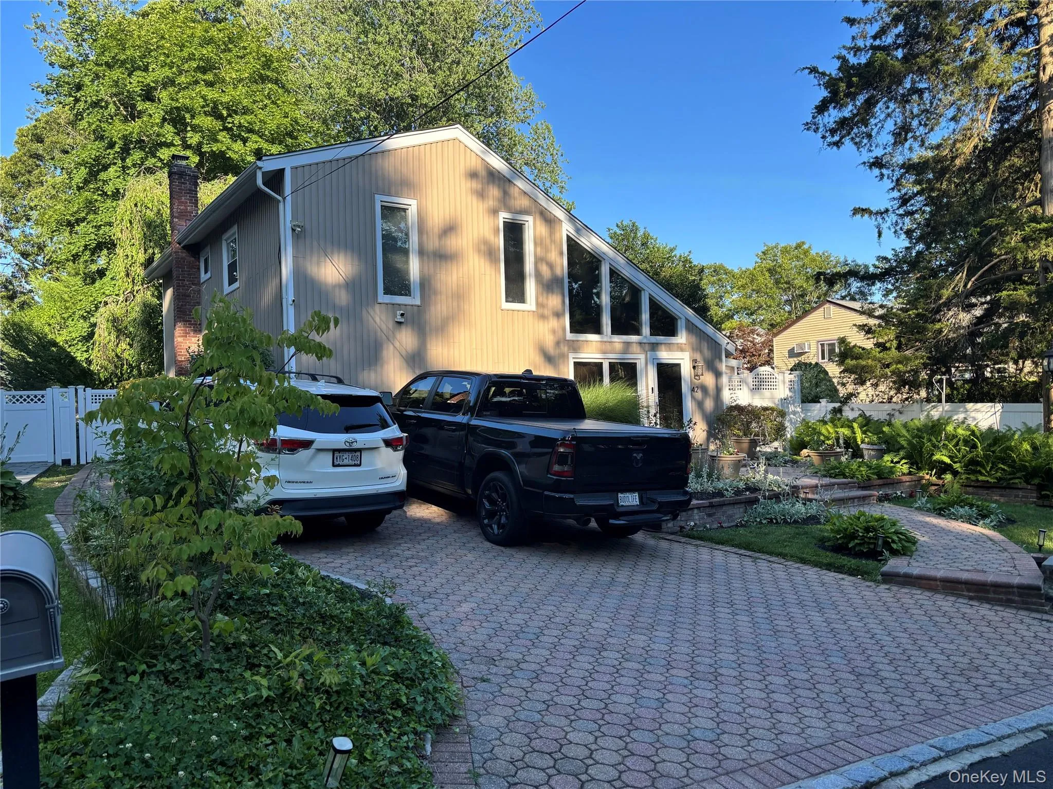 42 Bennett Avenue, Huntington, NY, 3 Bedrooms Bedrooms, 7 Rooms Rooms,2 BathroomsBathrooms,Residential,For Rent,Bennett,0,KEY1014657 42 Bennett Avenue, Huntington, NY, 3 Bedrooms Bedrooms, 7 Rooms Rooms,2 BathroomsBathrooms,Residential,For Rent,Bennett,0,KEY1014657