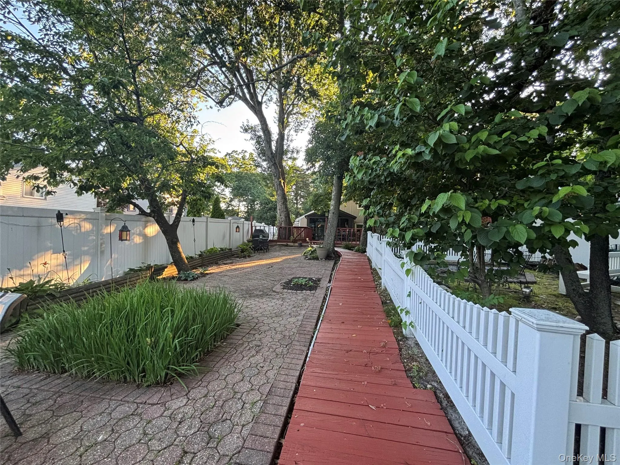 42 Bennett Avenue, Huntington, NY, 3 Bedrooms Bedrooms, 7 Rooms Rooms,2 BathroomsBathrooms,Residential,For Rent,Bennett,0,KEY1014657 42 Bennett Avenue, Huntington, NY, 3 Bedrooms Bedrooms, 7 Rooms Rooms,2 BathroomsBathrooms,Residential,For Rent,Bennett,0,KEY1014657