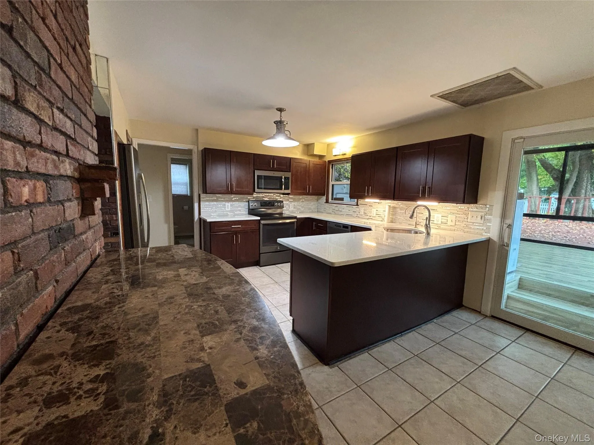 42 Bennett Avenue, Huntington, NY, 3 Bedrooms Bedrooms, 7 Rooms Rooms,2 BathroomsBathrooms,Residential,For Rent,Bennett,0,1014657 42 Bennett Avenue, Huntington, NY, 3 Bedrooms Bedrooms, 7 Rooms Rooms,2 BathroomsBathrooms,Residential,For Rent,Bennett,0,1014657