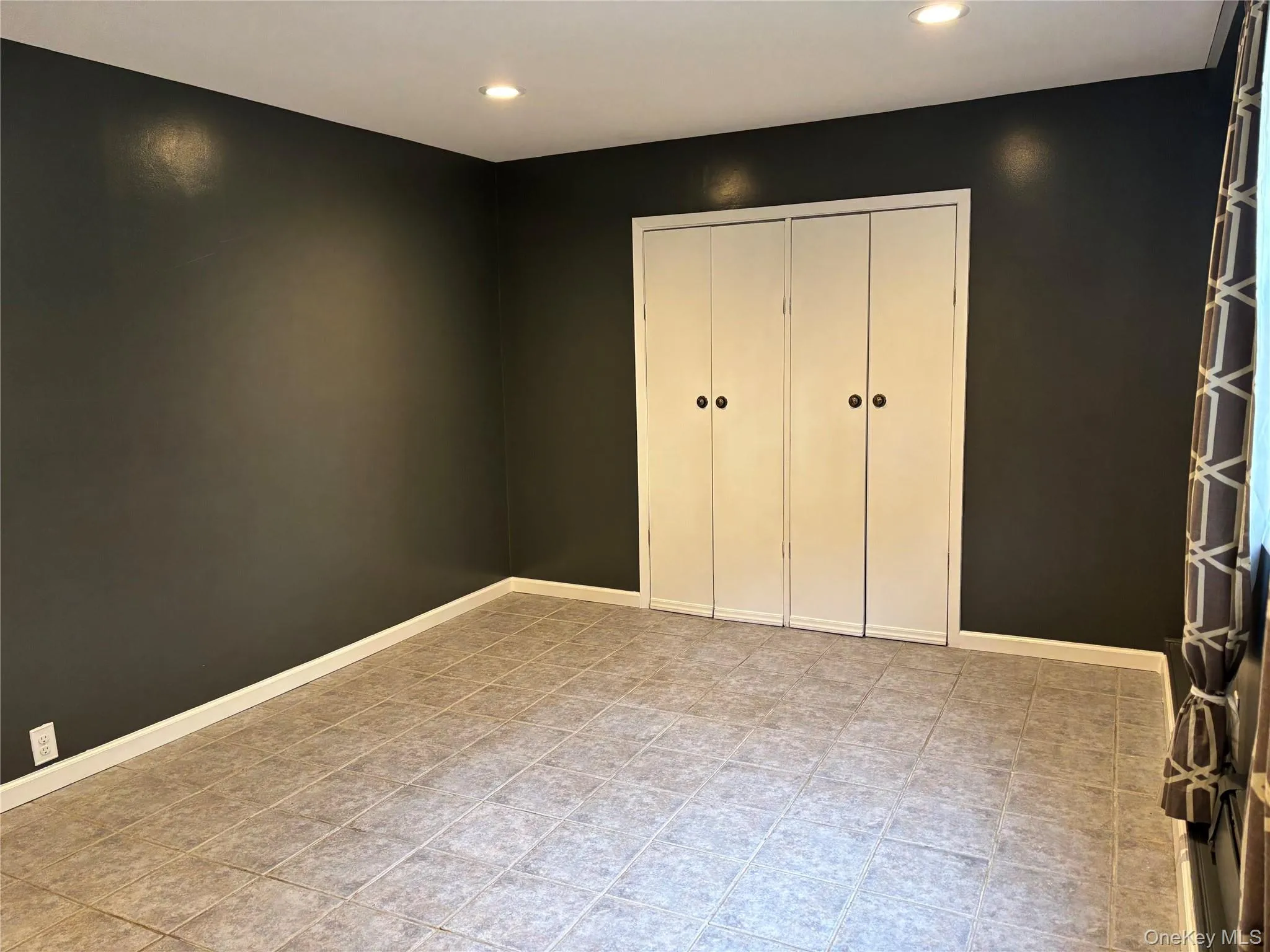 42 Bennett Avenue, Huntington, NY, 3 Bedrooms Bedrooms, 7 Rooms Rooms,2 BathroomsBathrooms,Residential,For Rent,Bennett,0,1014657 42 Bennett Avenue, Huntington, NY, 3 Bedrooms Bedrooms, 7 Rooms Rooms,2 BathroomsBathrooms,Residential,For Rent,Bennett,0,1014657