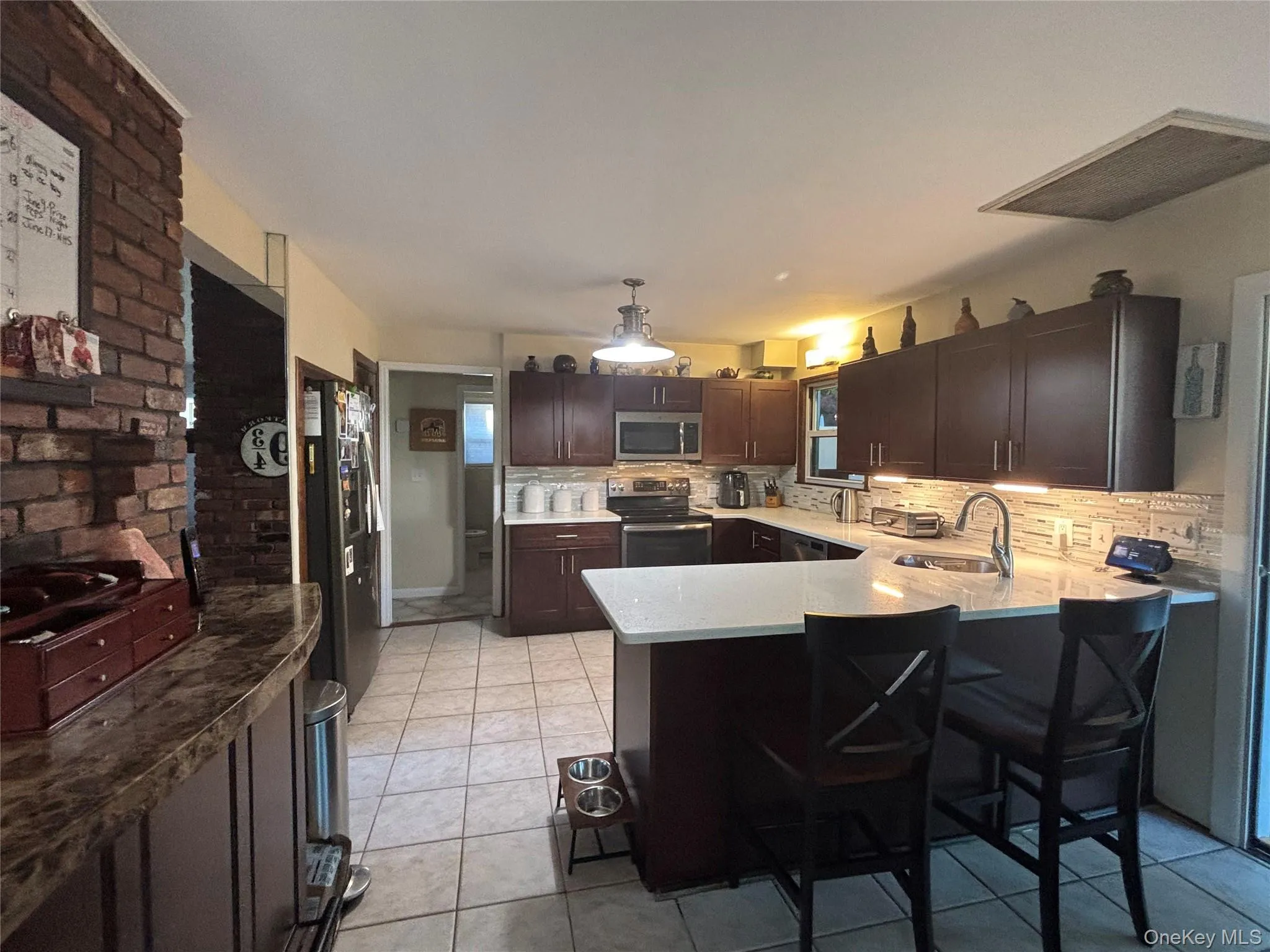 42 Bennett Avenue, Huntington, NY, 3 Bedrooms Bedrooms, 7 Rooms Rooms,2 BathroomsBathrooms,Residential,For Rent,Bennett,0,KEY1014657 42 Bennett Avenue, Huntington, NY, 3 Bedrooms Bedrooms, 7 Rooms Rooms,2 BathroomsBathrooms,Residential,For Rent,Bennett,0,KEY1014657
