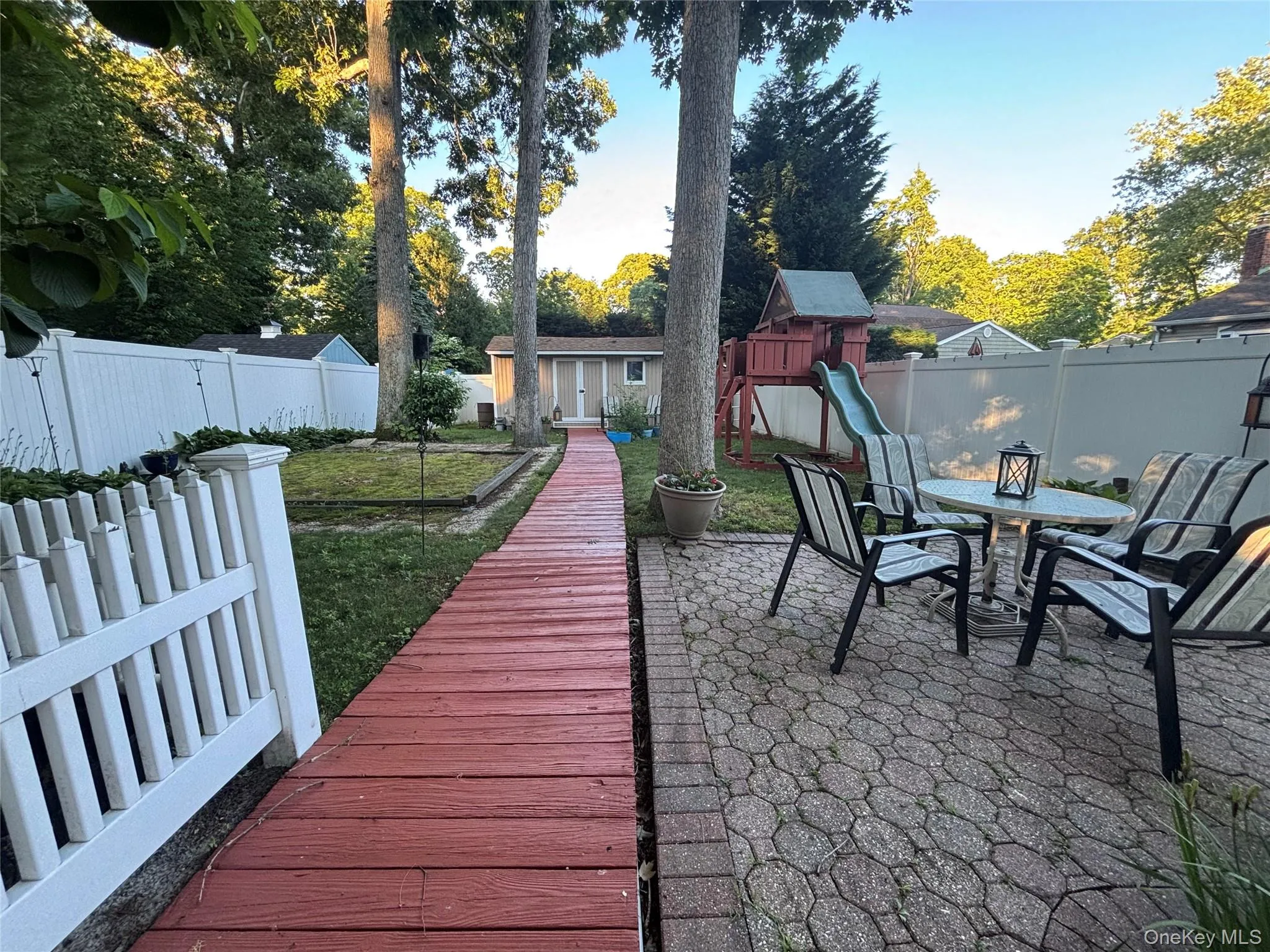 42 Bennett Avenue, Huntington, NY, 3 Bedrooms Bedrooms, 7 Rooms Rooms,2 BathroomsBathrooms,Residential,For Rent,Bennett,0,KEY1014657 42 Bennett Avenue, Huntington, NY, 3 Bedrooms Bedrooms, 7 Rooms Rooms,2 BathroomsBathrooms,Residential,For Rent,Bennett,0,KEY1014657